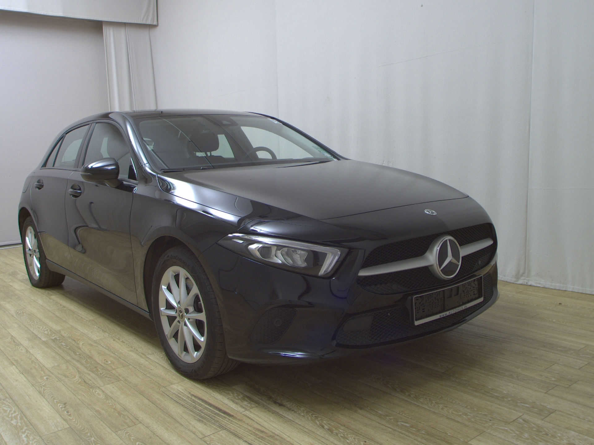 Mercedes-Benz A 250 e Navi LED PDC Shz 3