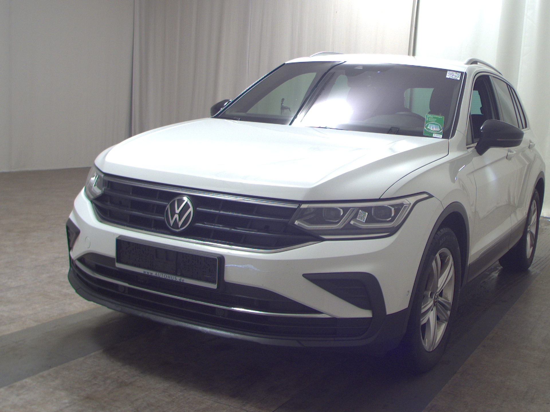 Volkswagen Tiguan 1.5 TSI Move AHK Navi DC Matrix RfK ACC 2