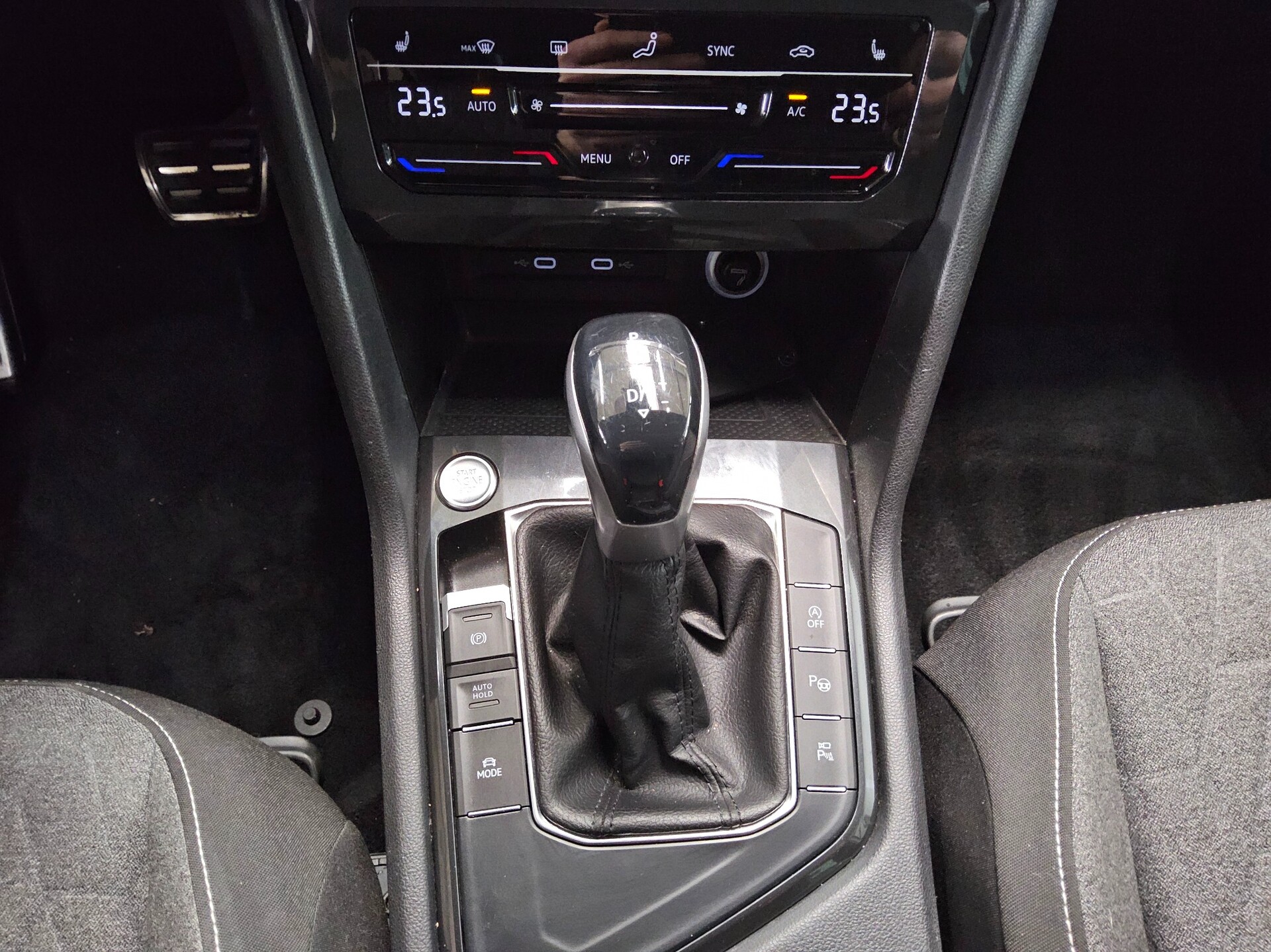 Volkswagen Tiguan 1.5 TSI Move AHK Navi DC Matrix RfK ACC 6