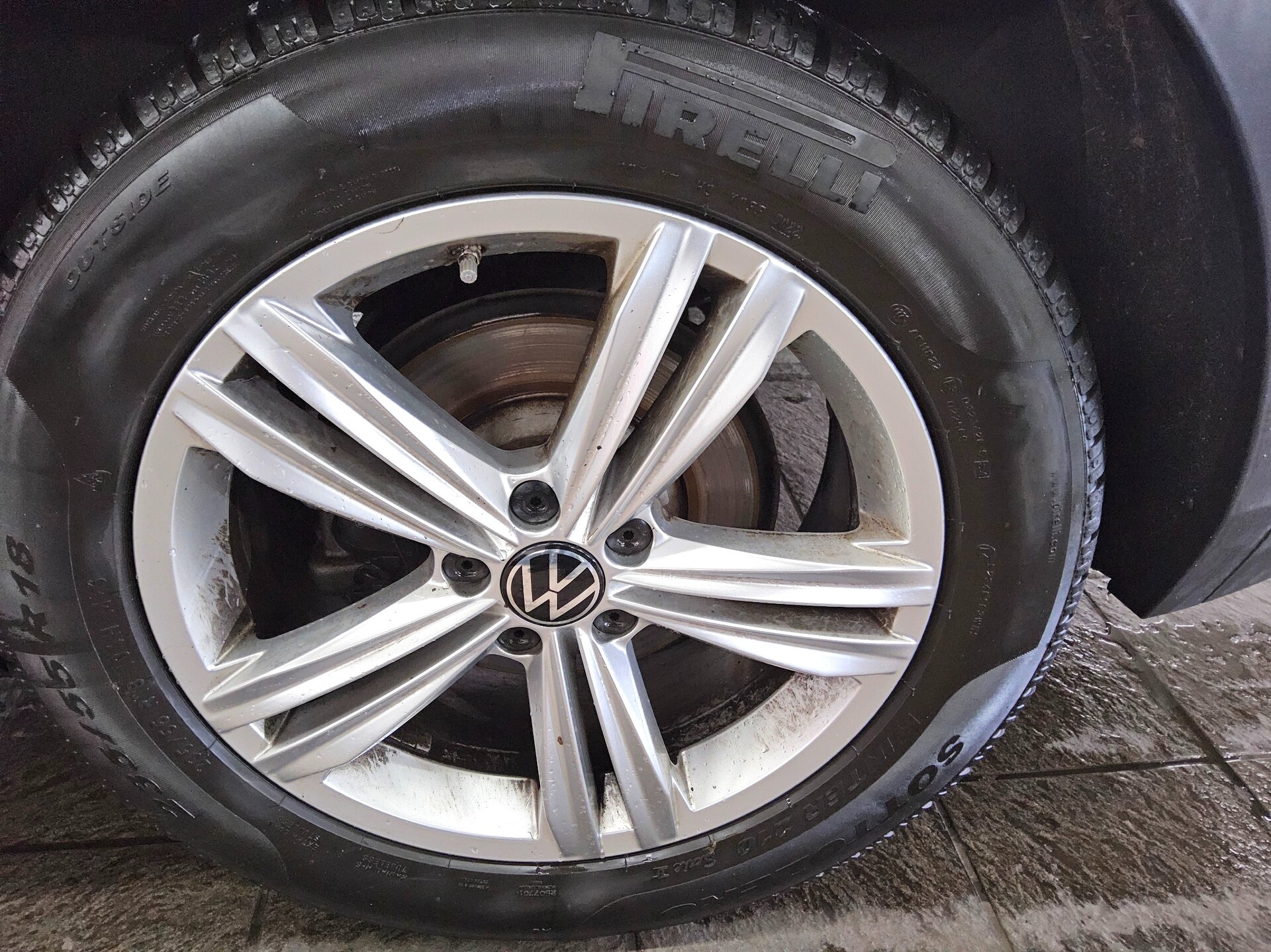 Volkswagen Tiguan 1.5 TSI Move AHK Navi DC Matrix RfK ACC 11