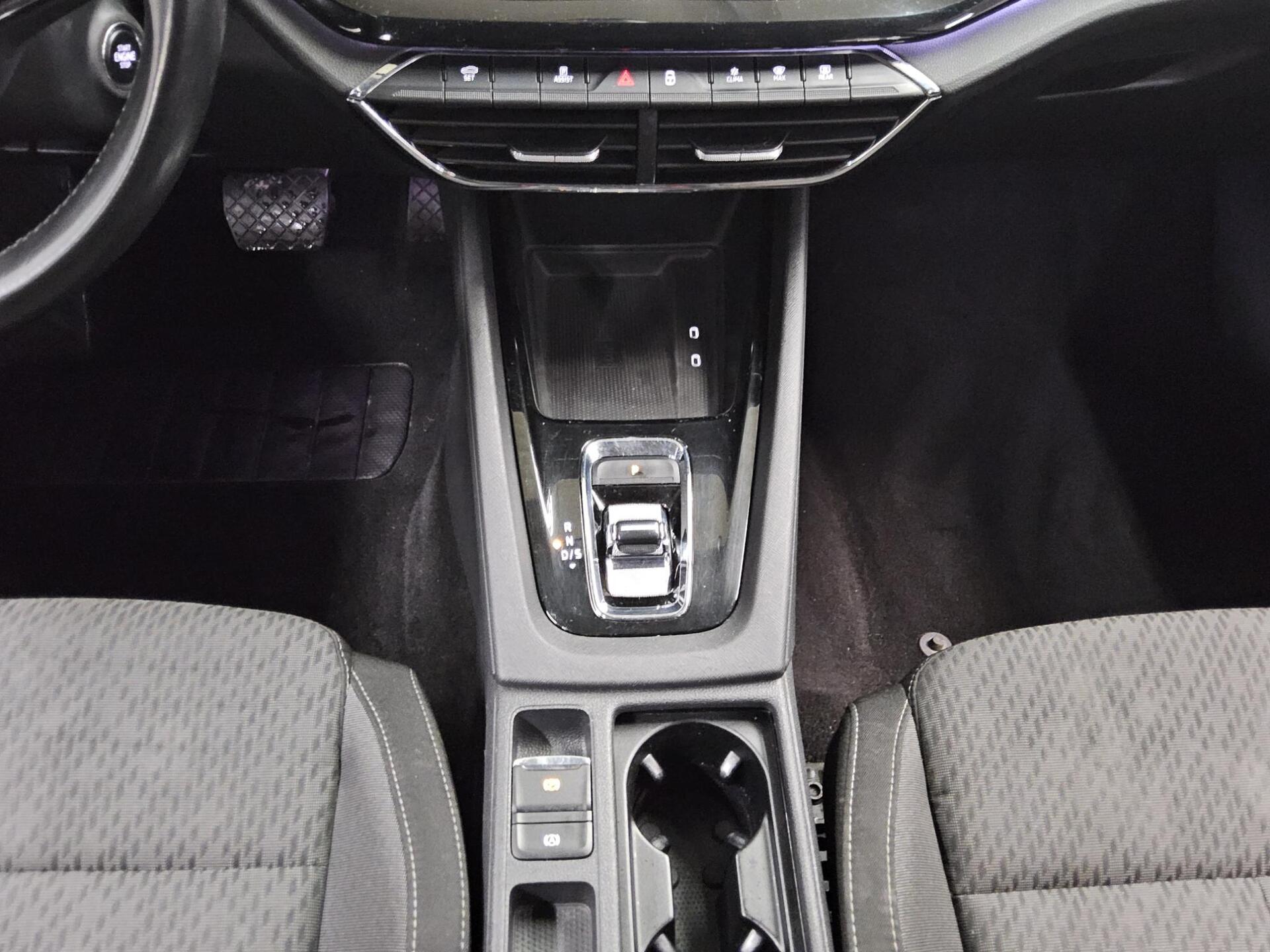 Skoda Octavia Kombi 2.0 TDI Style Navi LED vc ACC AHK 6