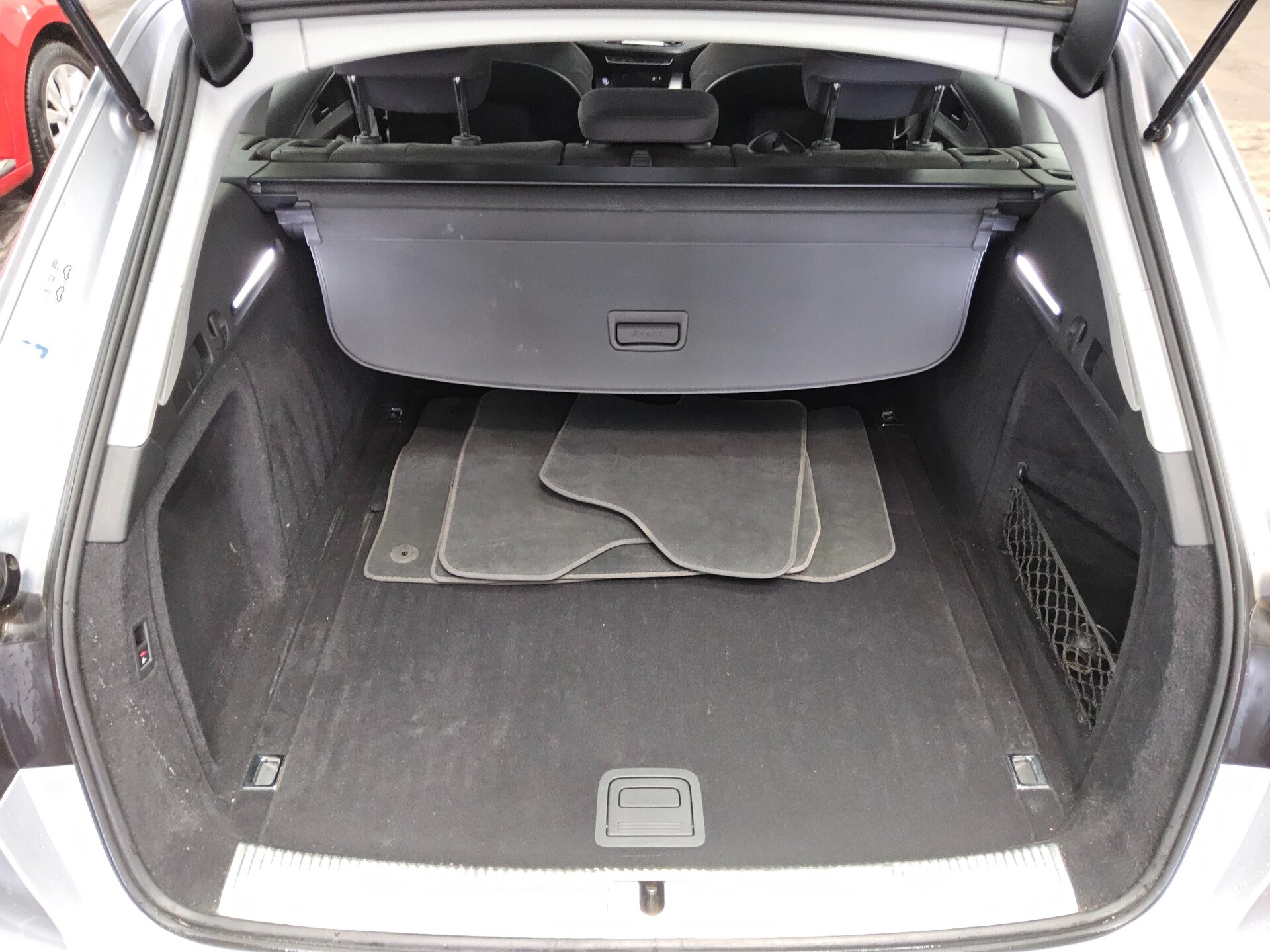 Audi A4 Avant 40 TDI advanced Navi LED AHK ACC Shz 11