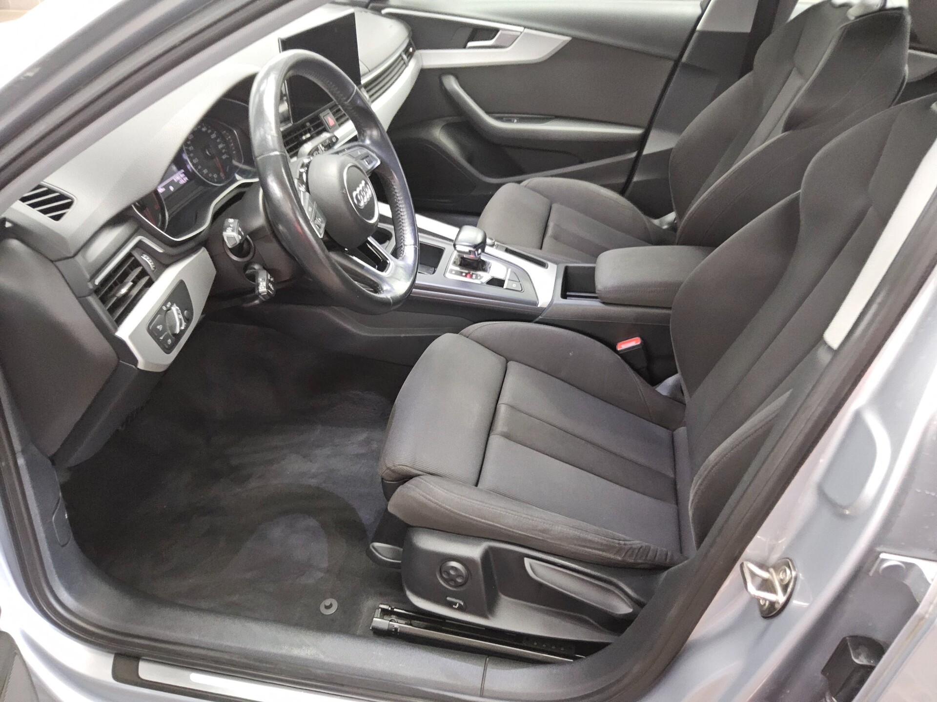 Audi A4 Avant 40 TDI advanced Navi LED AHK ACC Shz 8