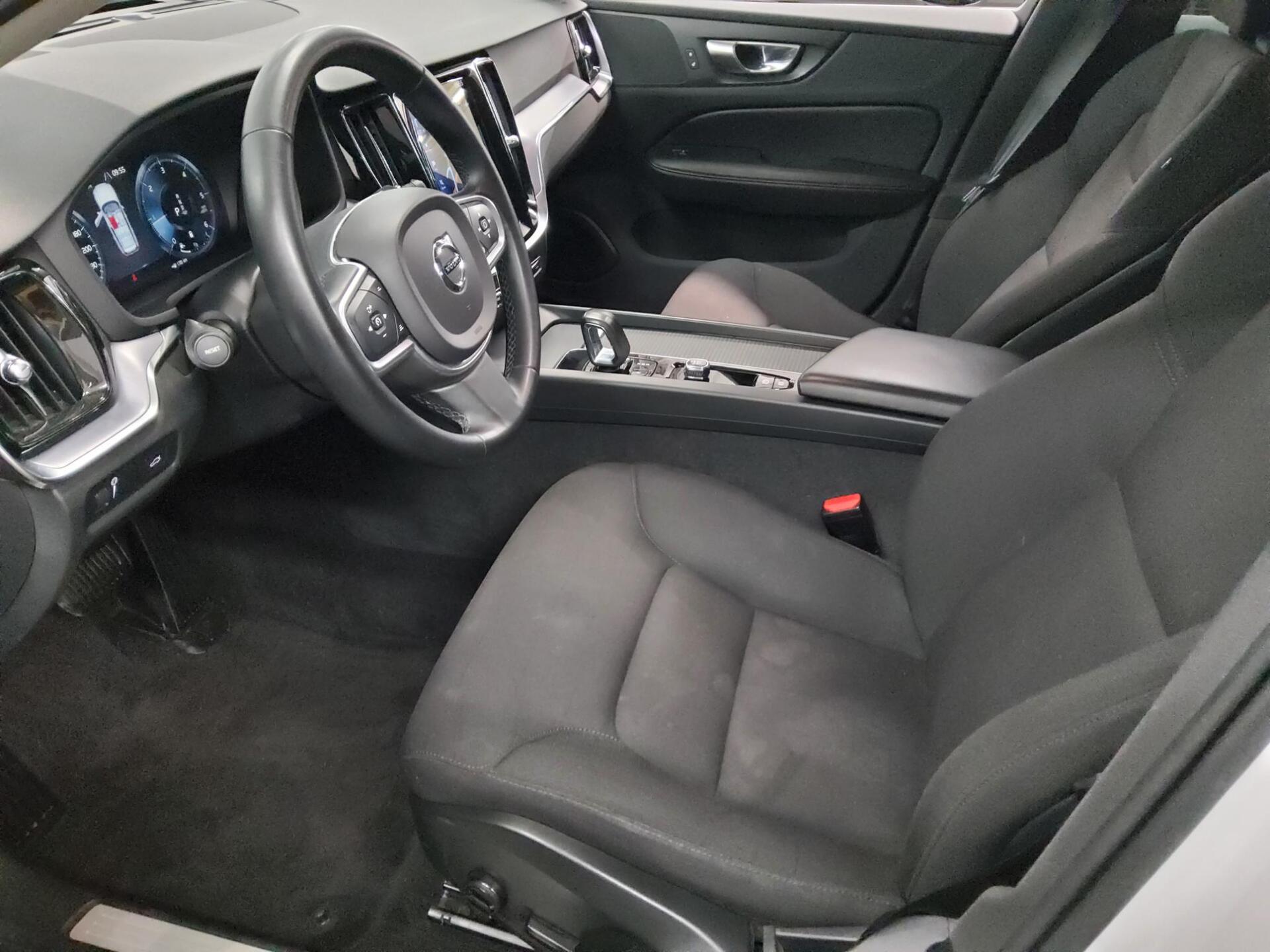 Volvo V60 B4 Momentum Pro Navi LED 9