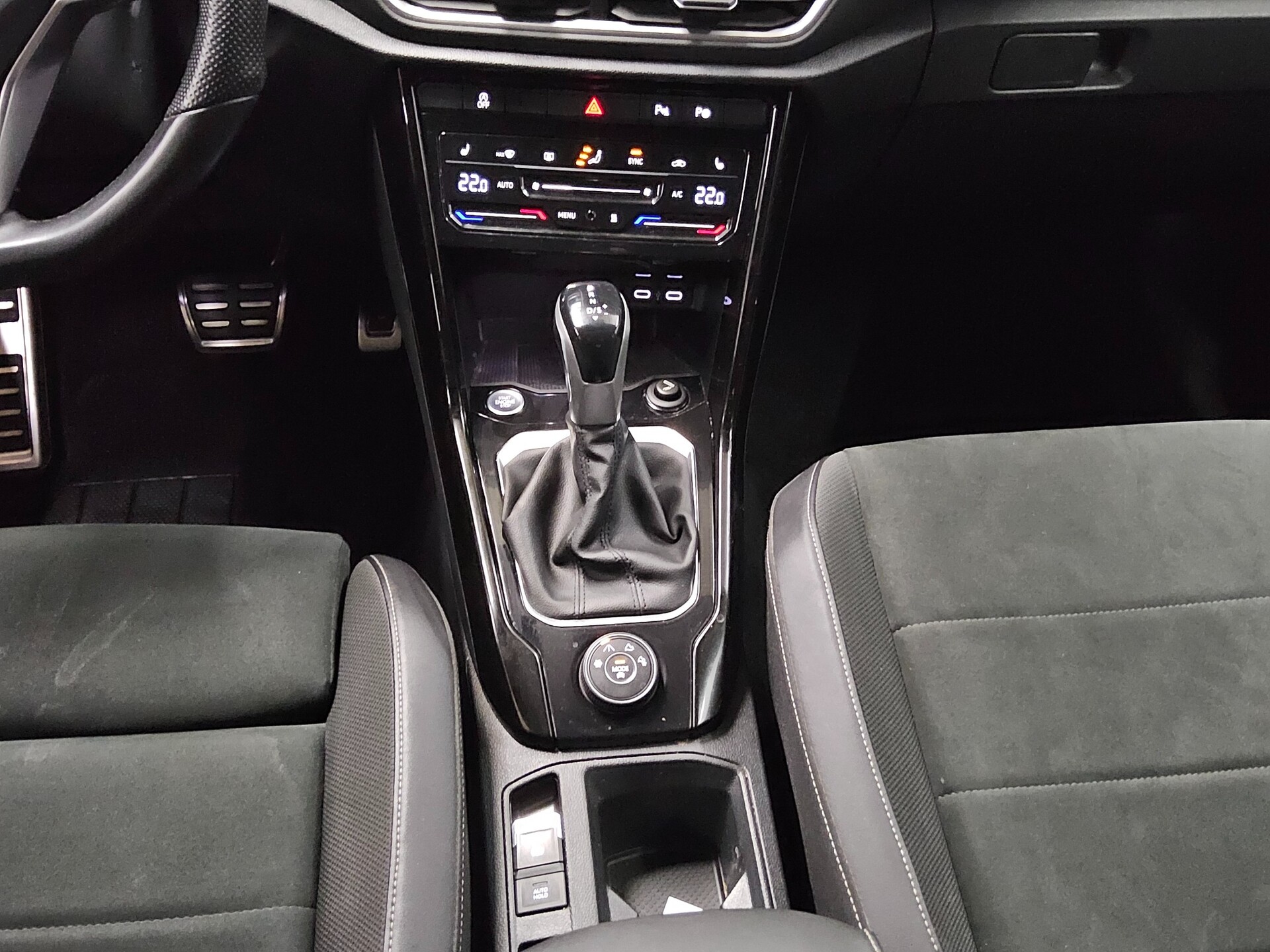 Volkswagen T-Roc 2.0 TSI 4M R-Line Navi Matrix ACC RfK AHK 6