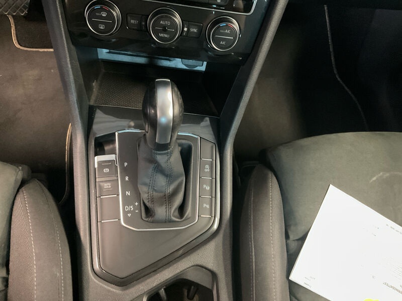 Volkswagen Tiguan 2.0 TDI Comf. SHZ RFK LED ACC AHK 9