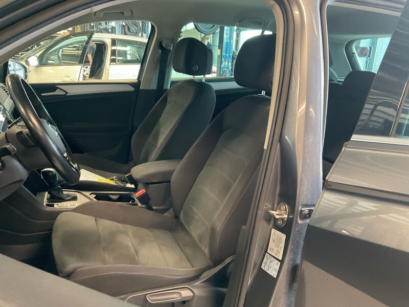 Volkswagen Tiguan 2.0 TDI Comf. SHZ RFK LED ACC AHK 11