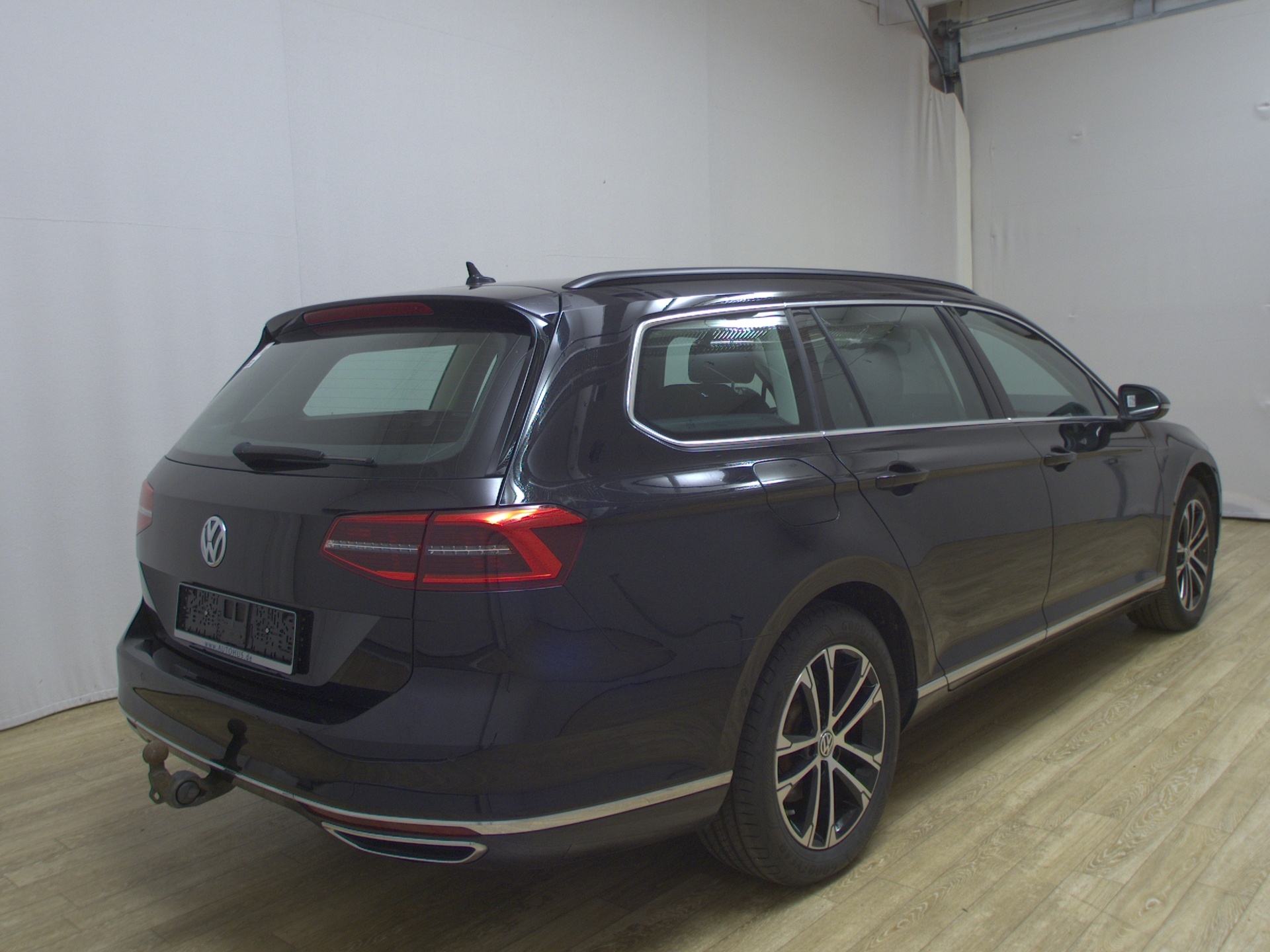 Volkswagen Passat Var. 2.0 TDI Comf. Navi LED AID 360° AHK 4