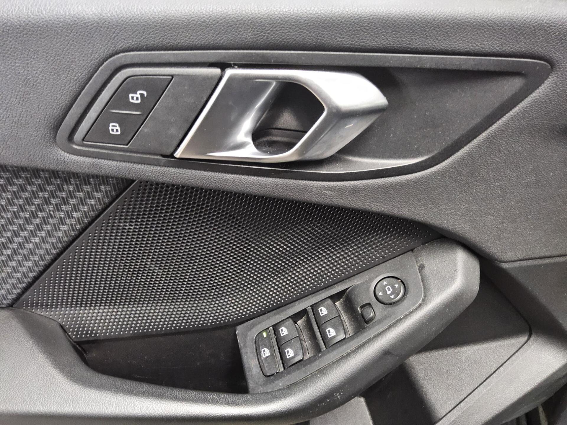 BMW 118iA Navi Shz DAB 9