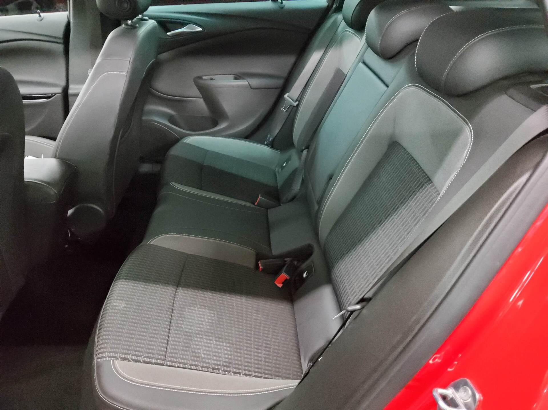 Opel Astra ST 1.2 Turbo Elegance Navi LED RfK PDC Shz 13