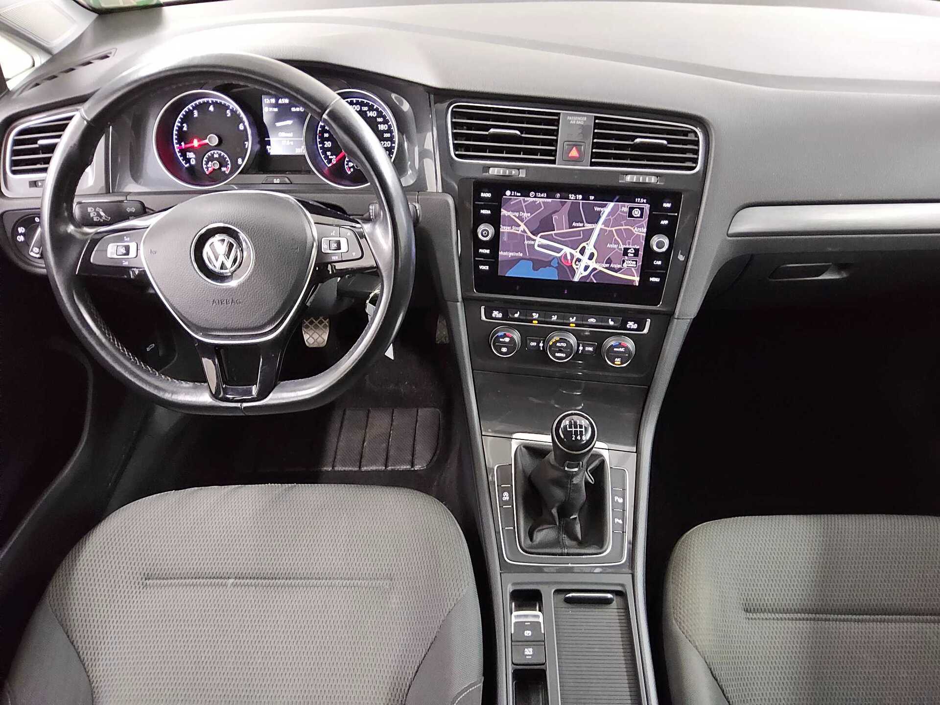 Volkswagen Golf-7 Var. 1.0 TSI Comf. Navi RFK AHK PDC Shz 5