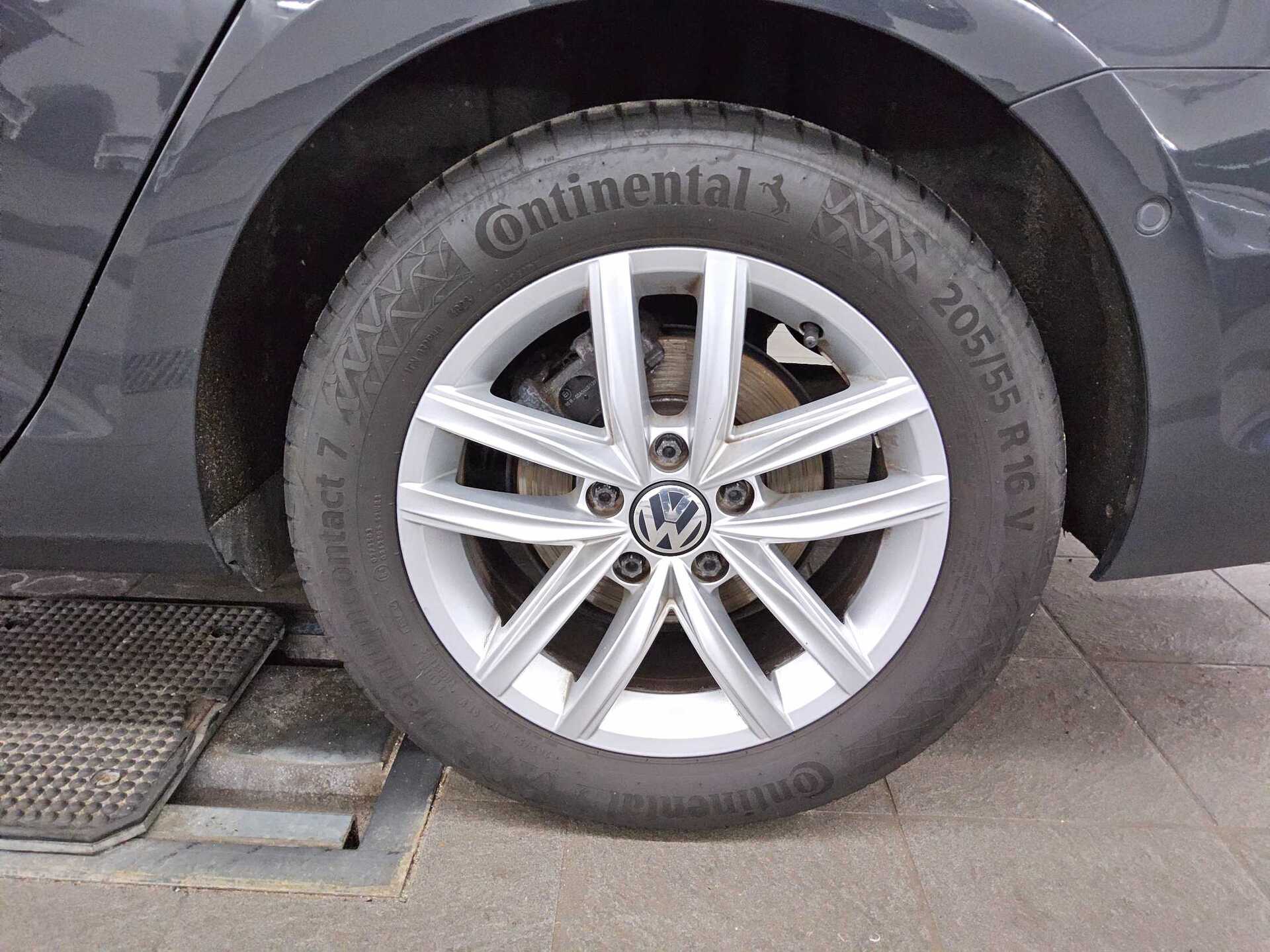 Volkswagen Golf-7 Var. 1.0 TSI Comf. Navi RFK AHK PDC Shz 10