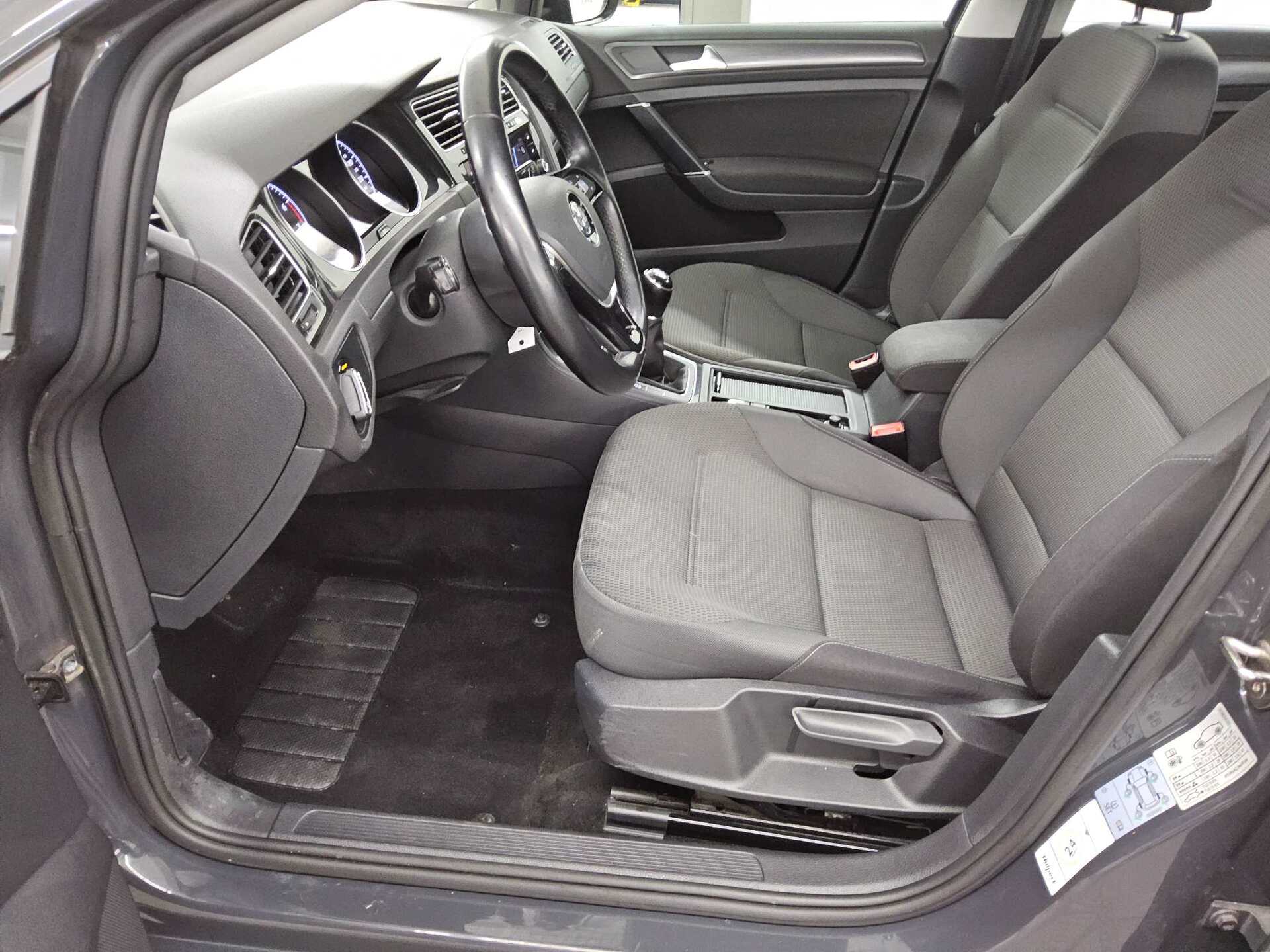 Volkswagen Golf-7 Var. 1.0 TSI Comf. Navi RFK AHK PDC Shz 8