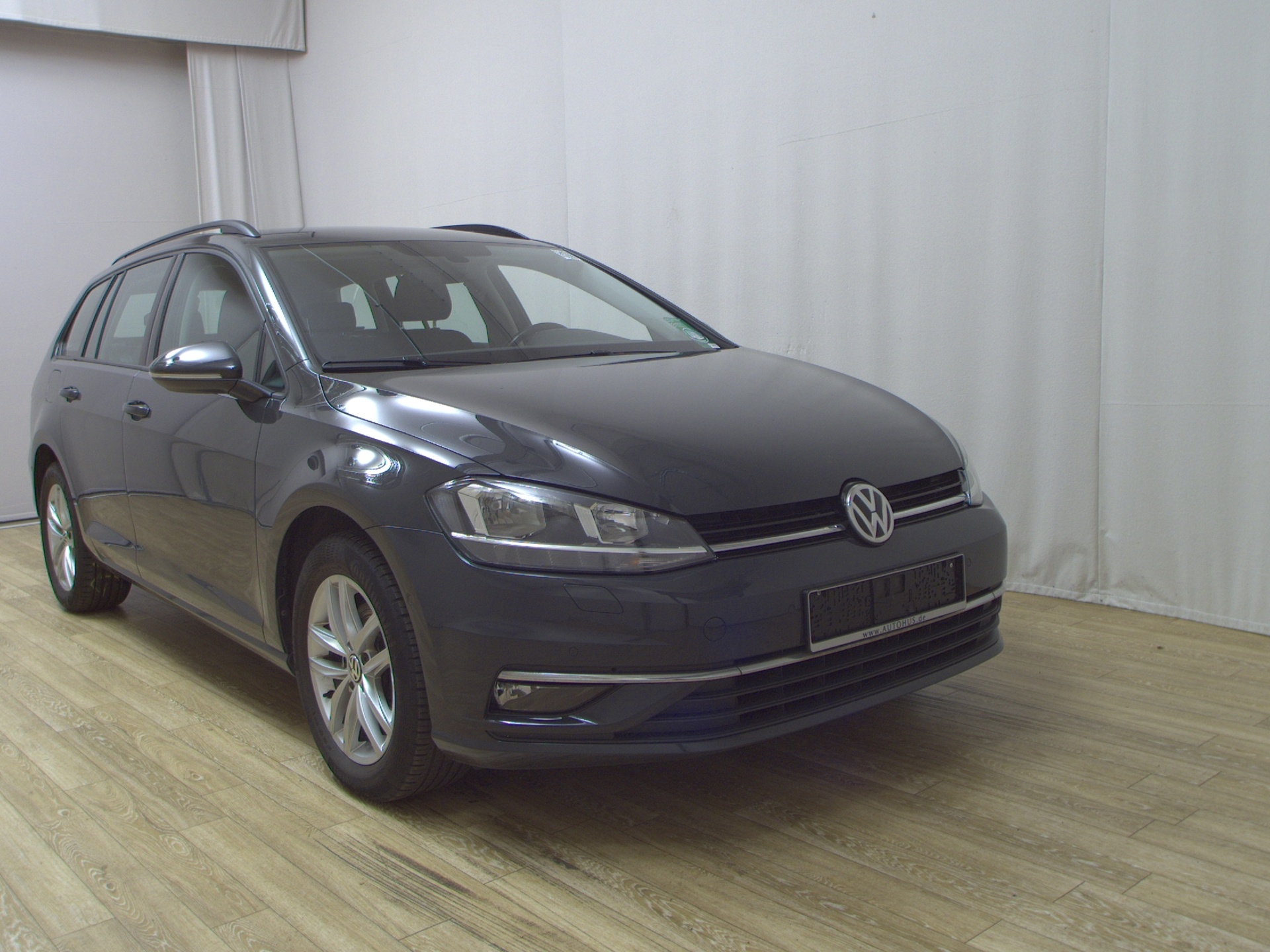 Volkswagen Golf-7 Var. 1.0 TSI Comf. Navi RFK AHK PDC Shz 3