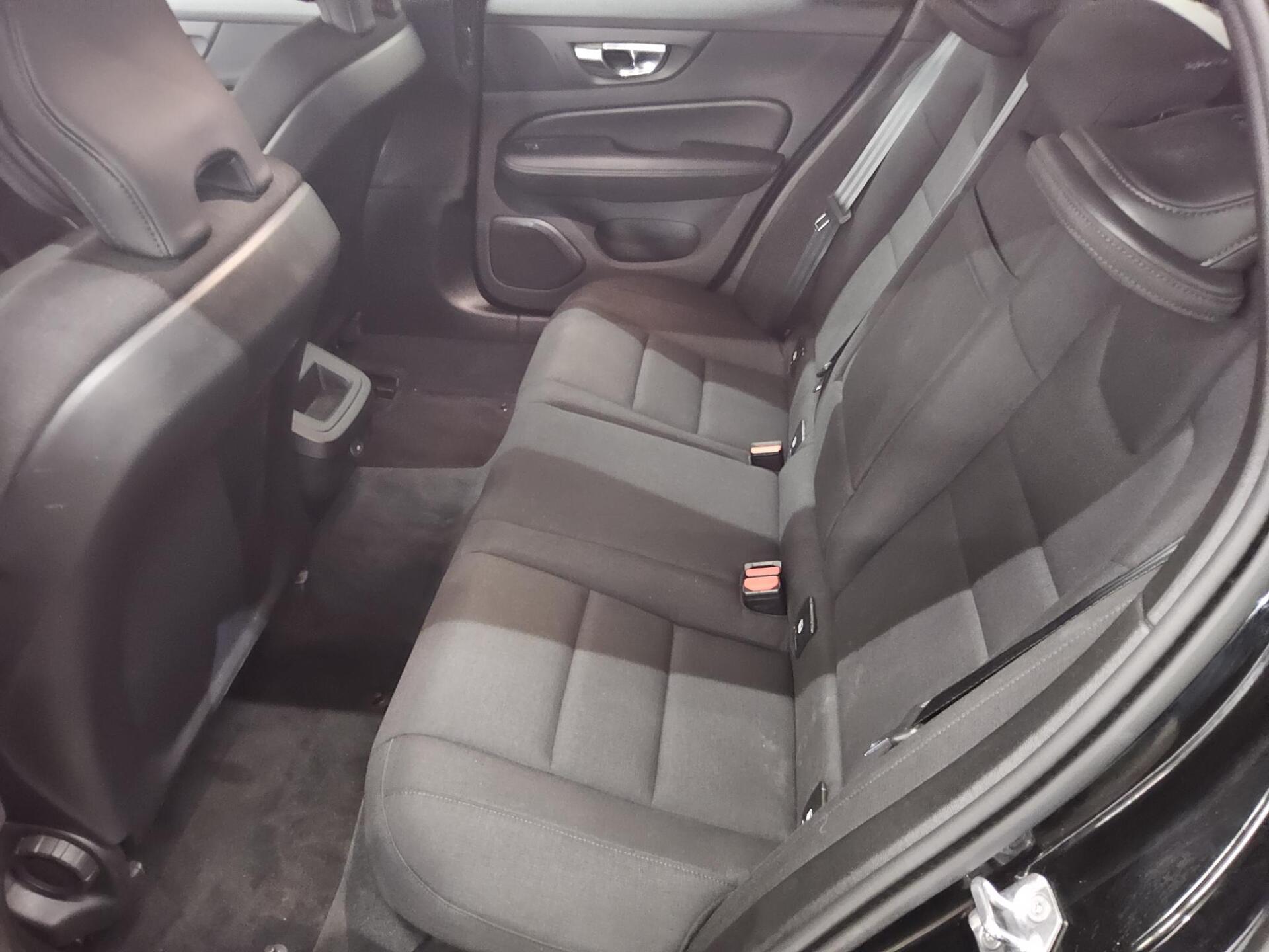 Volvo V60 B3 Momentum Navi LED RFK ACC 13