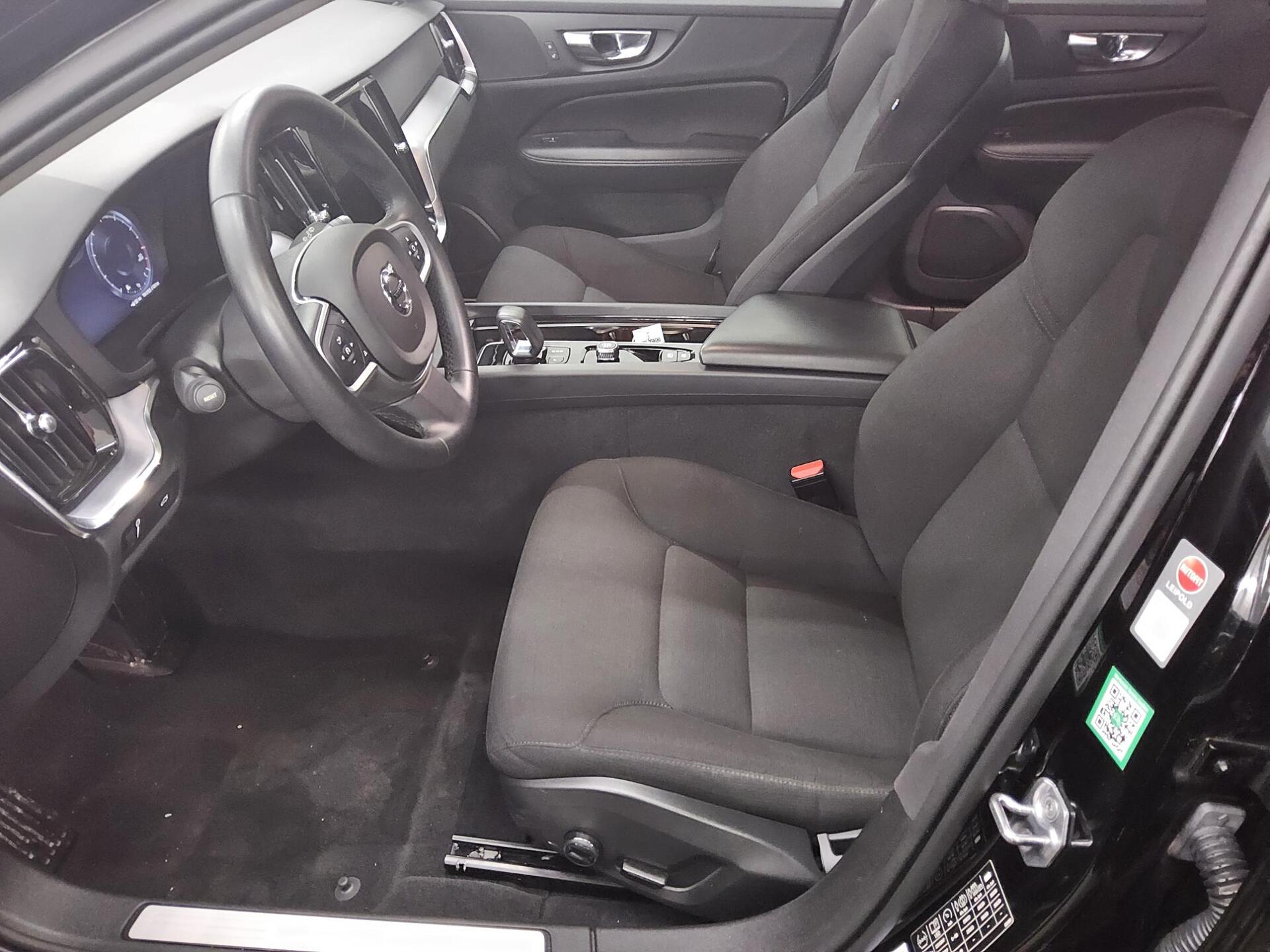 Volvo V60 B3 Momentum Navi LED RFK ACC 9