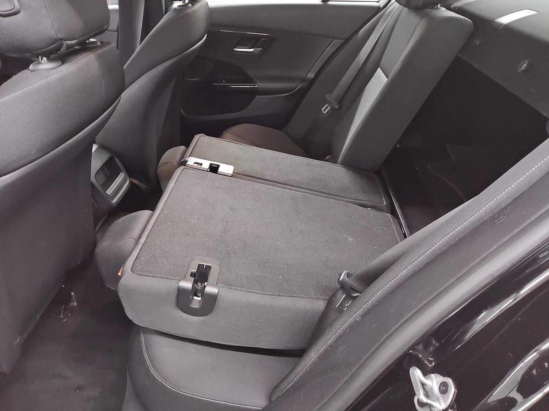 Mercedes-Benz C 180 Navi LED Rückfahrkamera 13