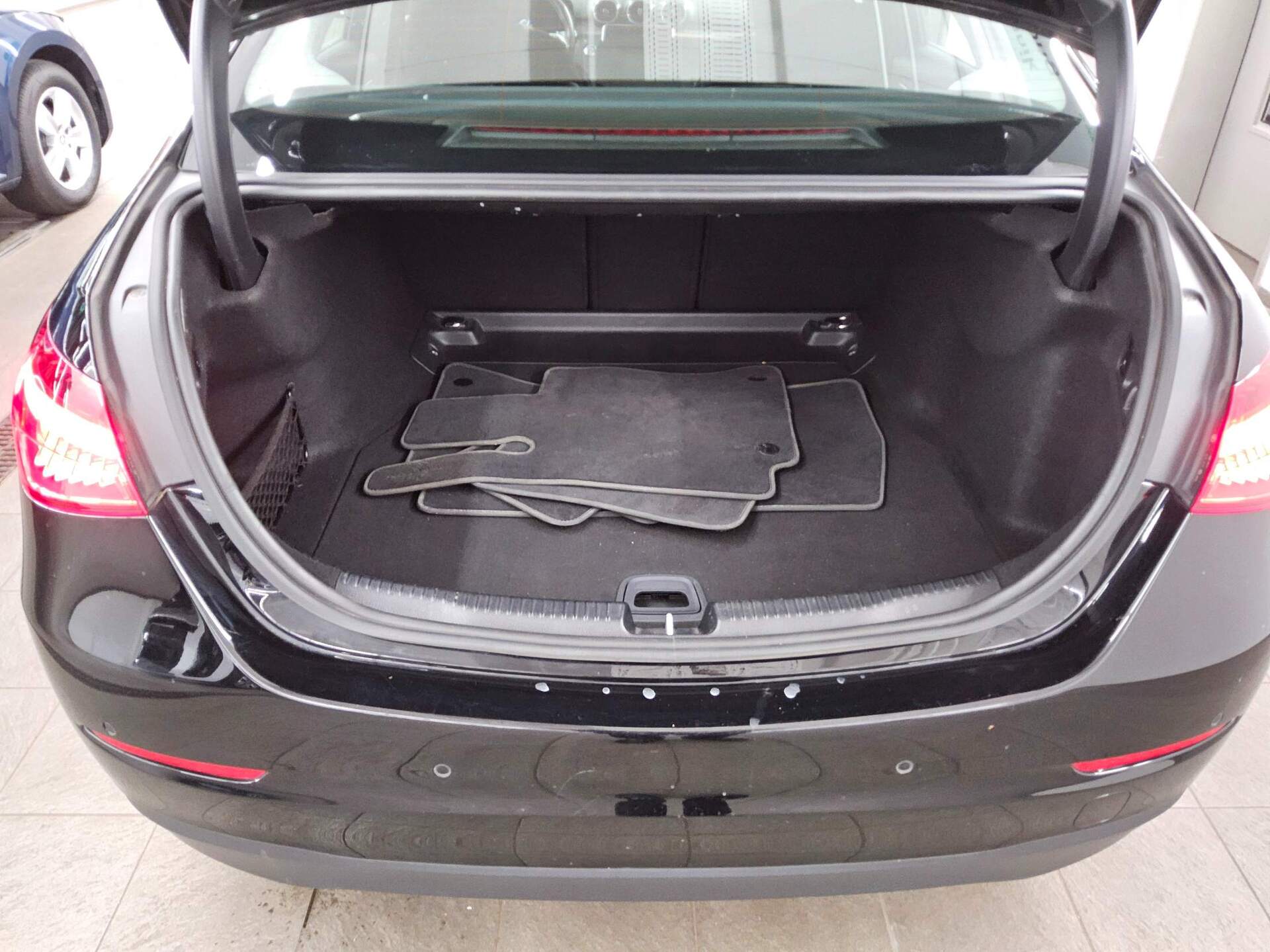 Mercedes-Benz C 180 Navi LED Rückfahrkamera 12