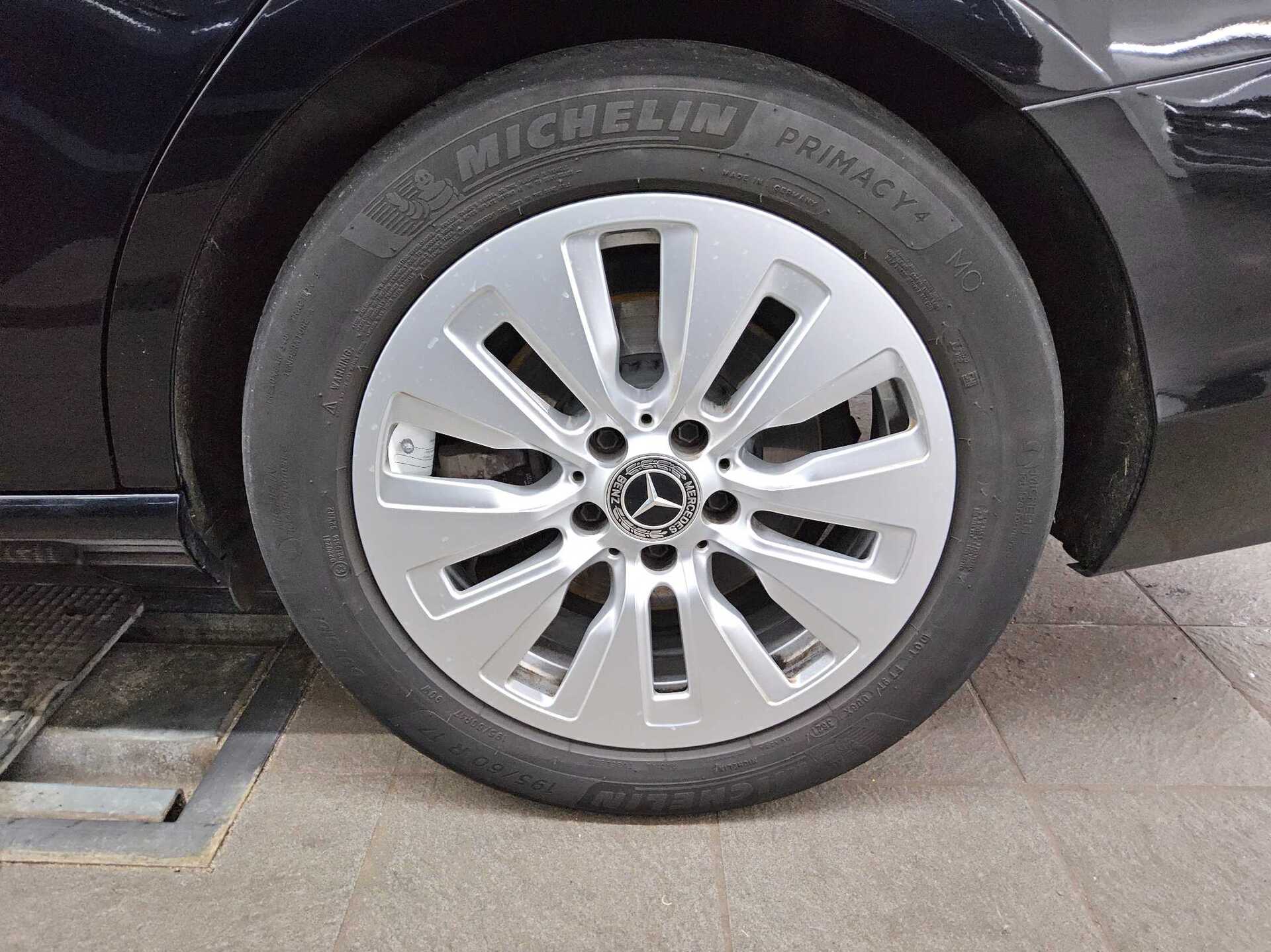 Mercedes-Benz C 180 Navi LED Rückfahrkamera 11