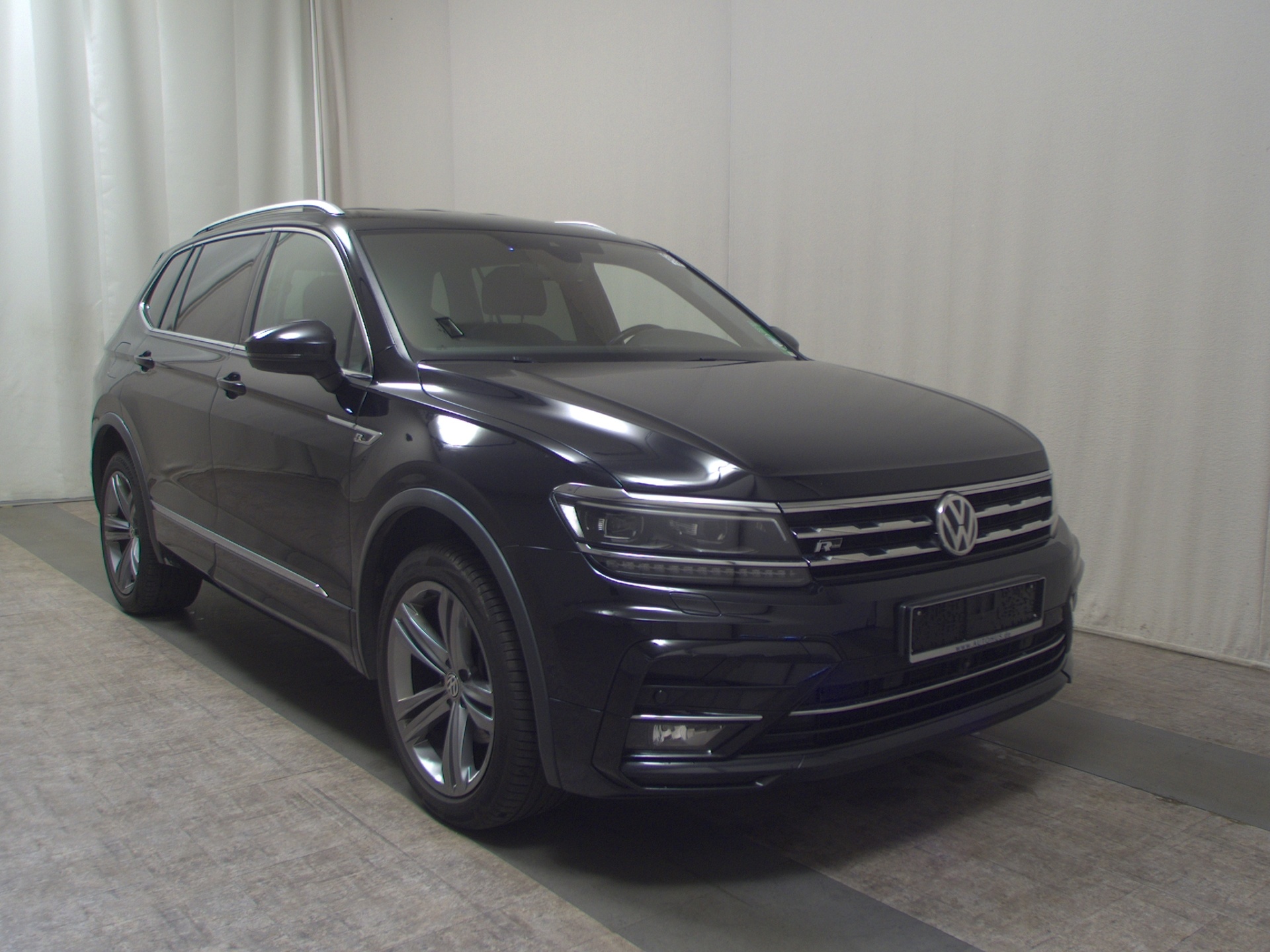 Volkswagen Tiguan Allspace 1.5 TSI R-Line Leder Navi+ AID 3