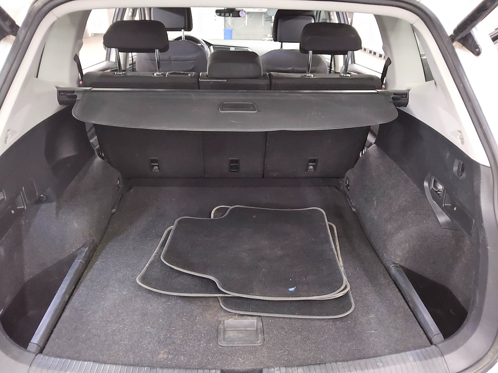 Volkswagen Tiguan Allspace 2.0 TDI 4M Elegance AID AHK StHz 12