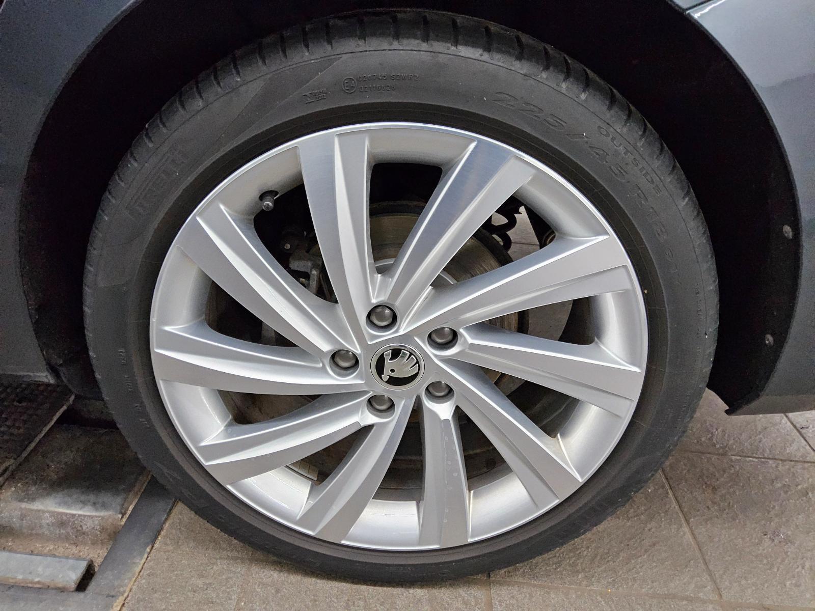 Skoda Octavia Kombi 1.4 TSI iV Style Navi vc LED RfK 11