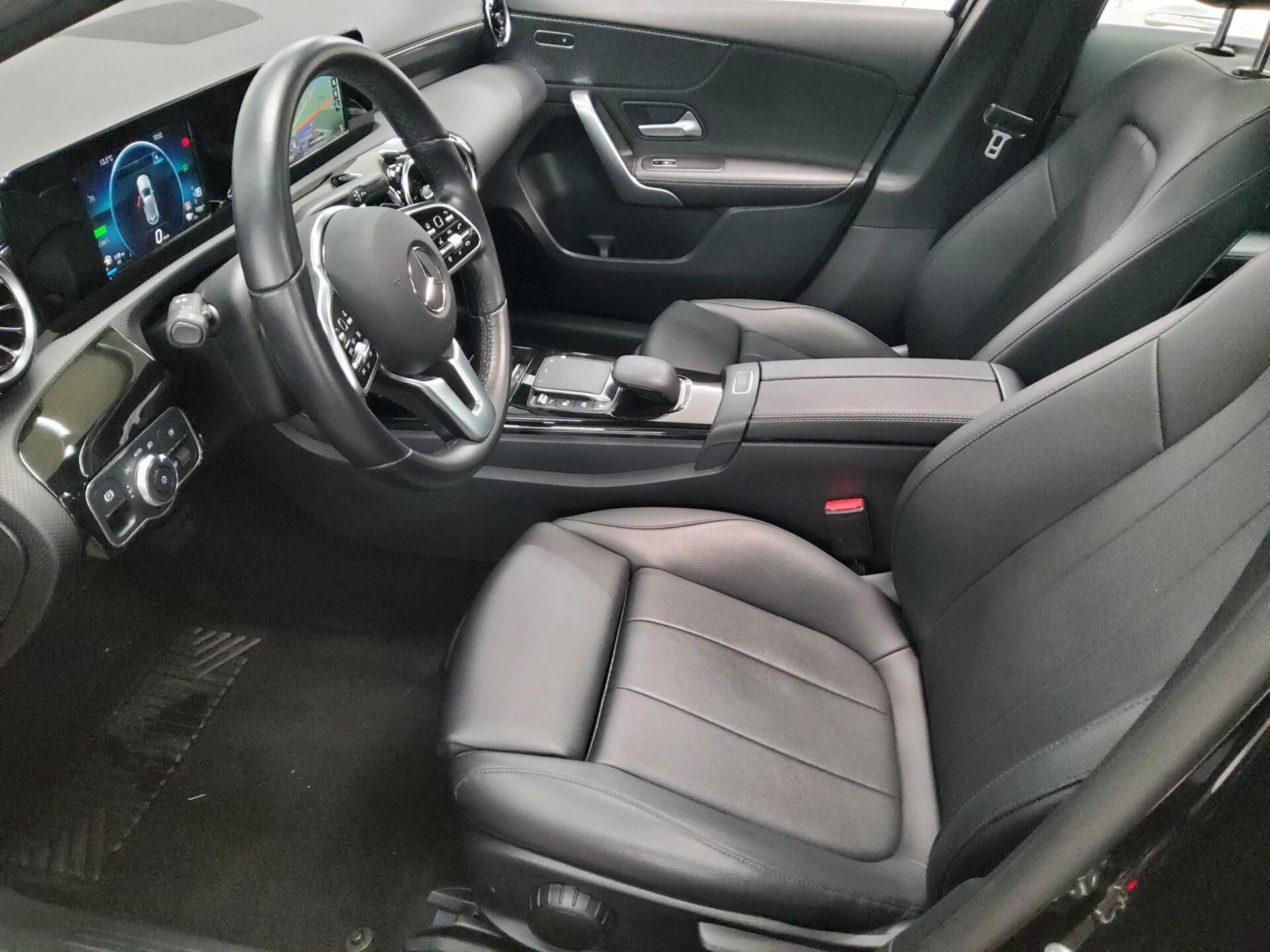 Mercedes-Benz A 250 e Progressive Leder Navi MB-LED Pano 9