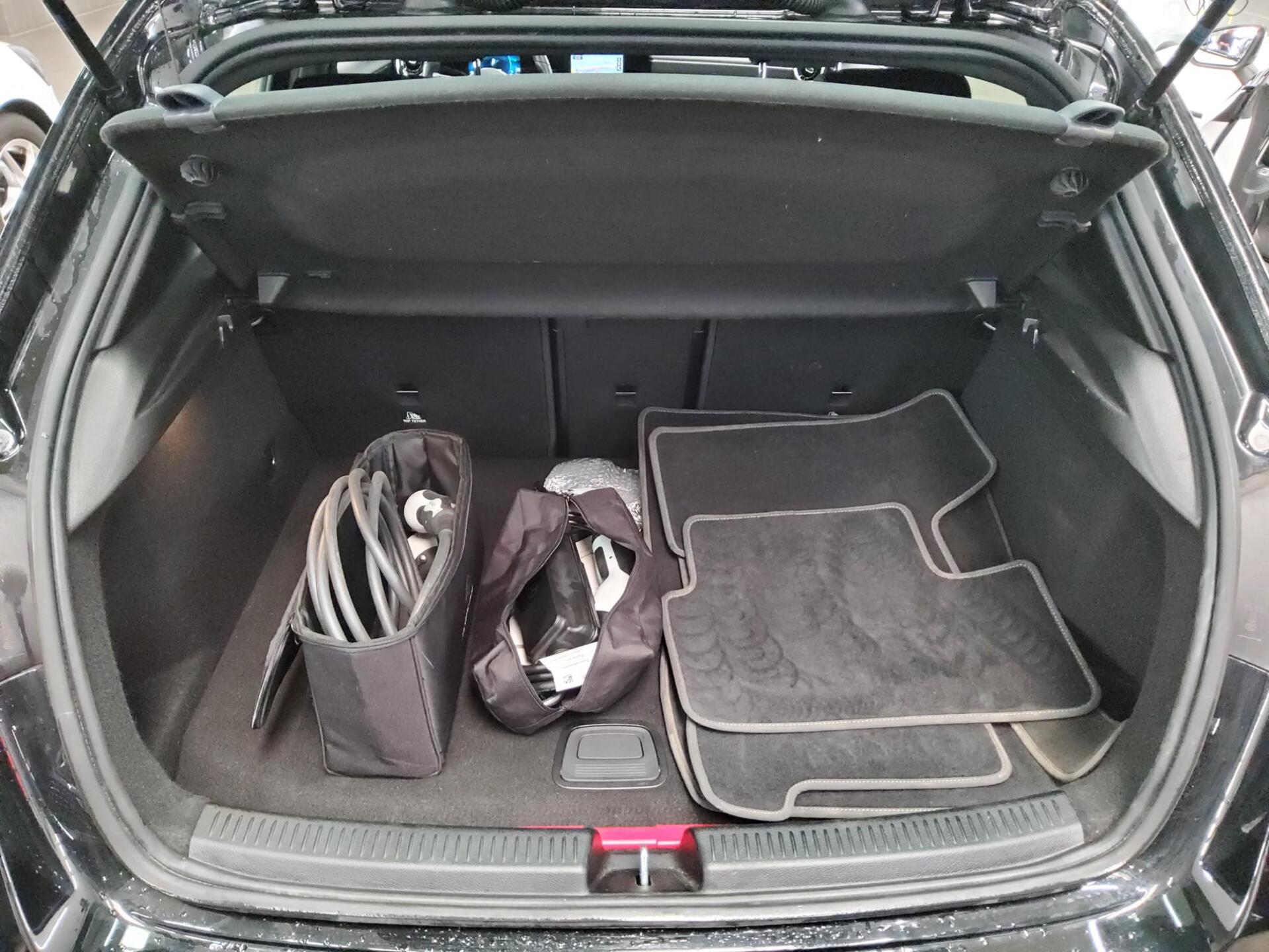 Mercedes-Benz A 250 e Progressive Leder Navi MB-LED Pano 13