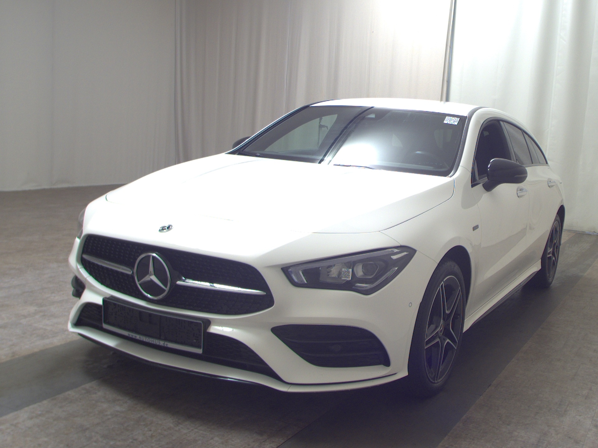 Mercedes-Benz CLA 250 Shooting Brake e AMG-Line Night Navi LED 2