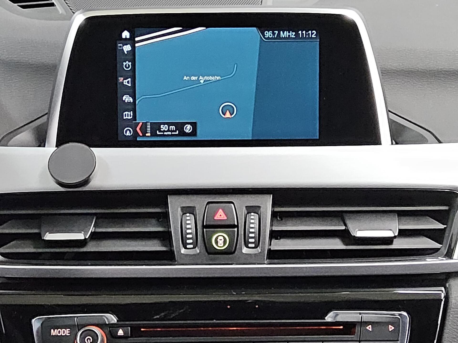 BMW X1 sDrive18i Advantage Navi PDC Sportsitze HiFi 7