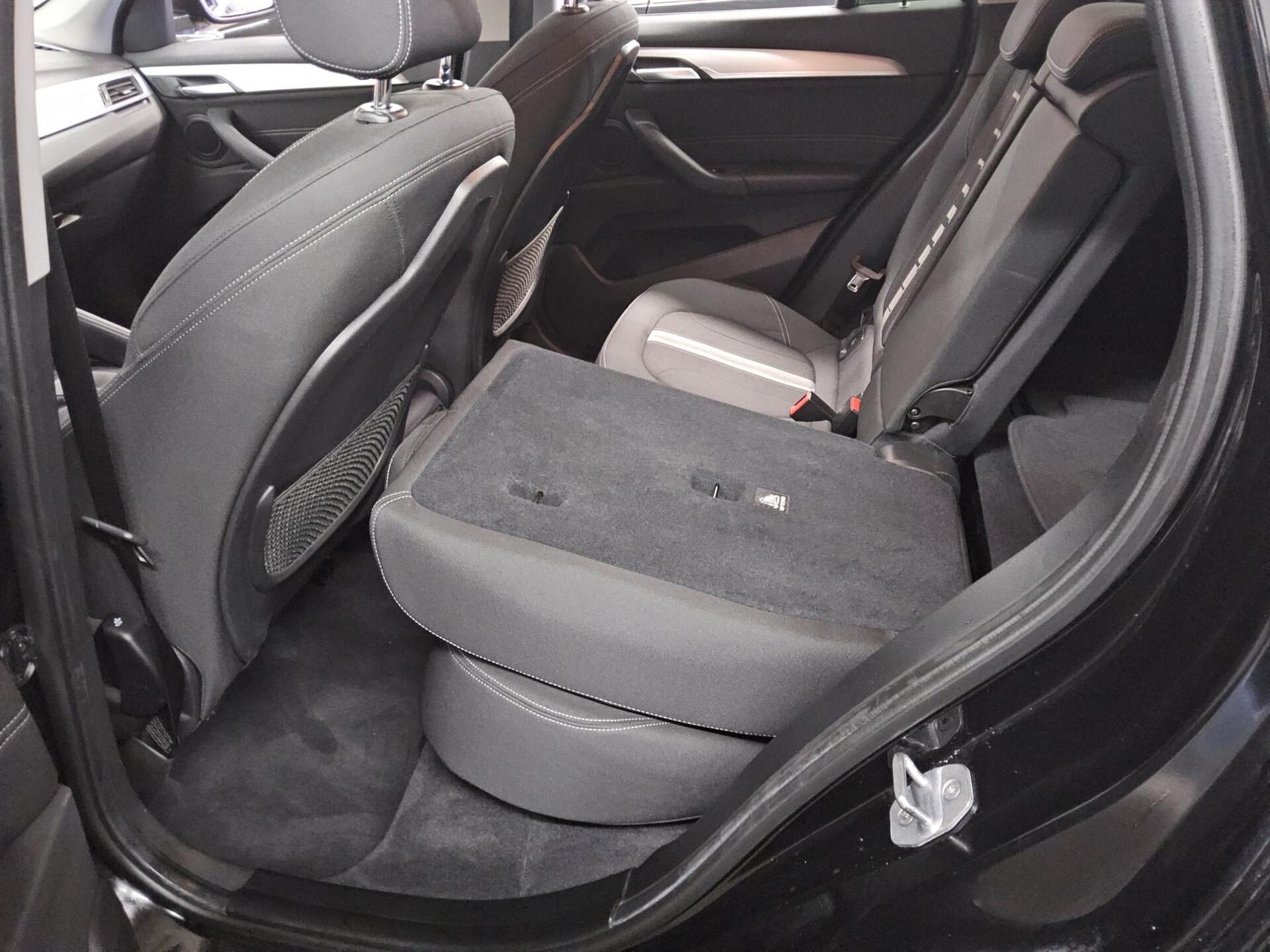 BMW X1 sDrive18i Advantage Navi PDC Sportsitze HiFi 13