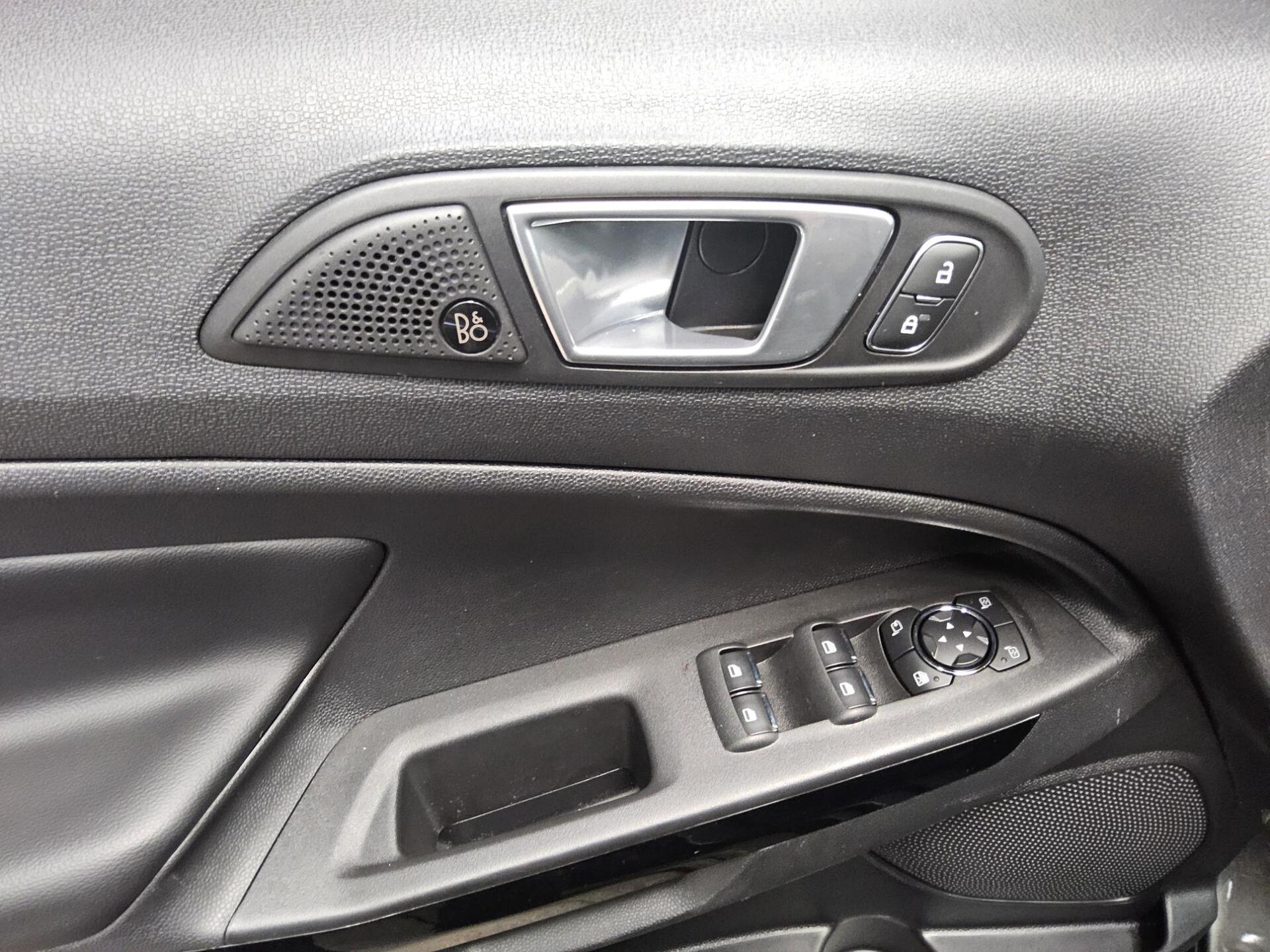 Ford EcoSport 1.0 EB Titanium Navi LED T-Leder PDC 9