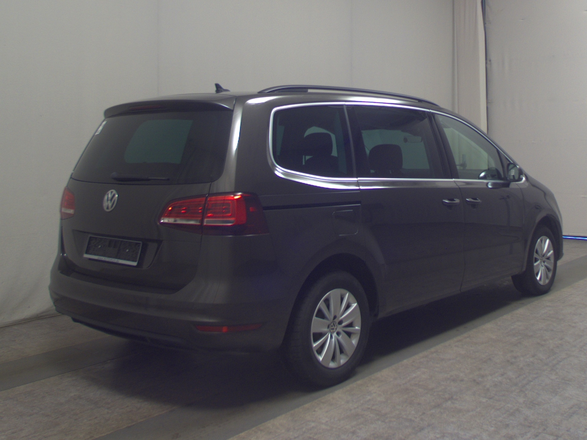 Volkswagen Sharan 2.0 TDI Comf. 7-Sitze Navi PDC 4