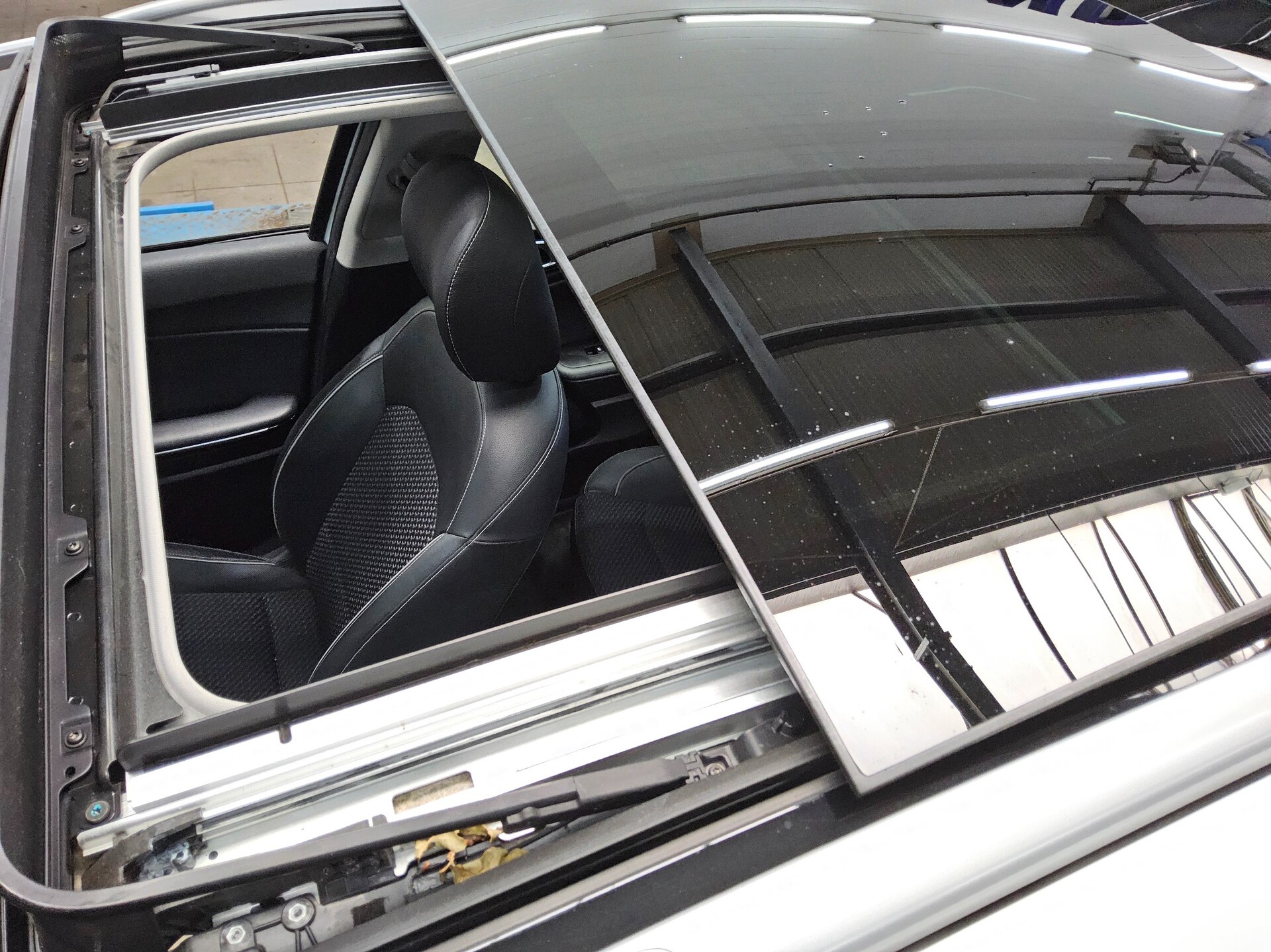 Kia X Ceed 1.6 CRDI Spirit Navi Panorama LED JBL 11