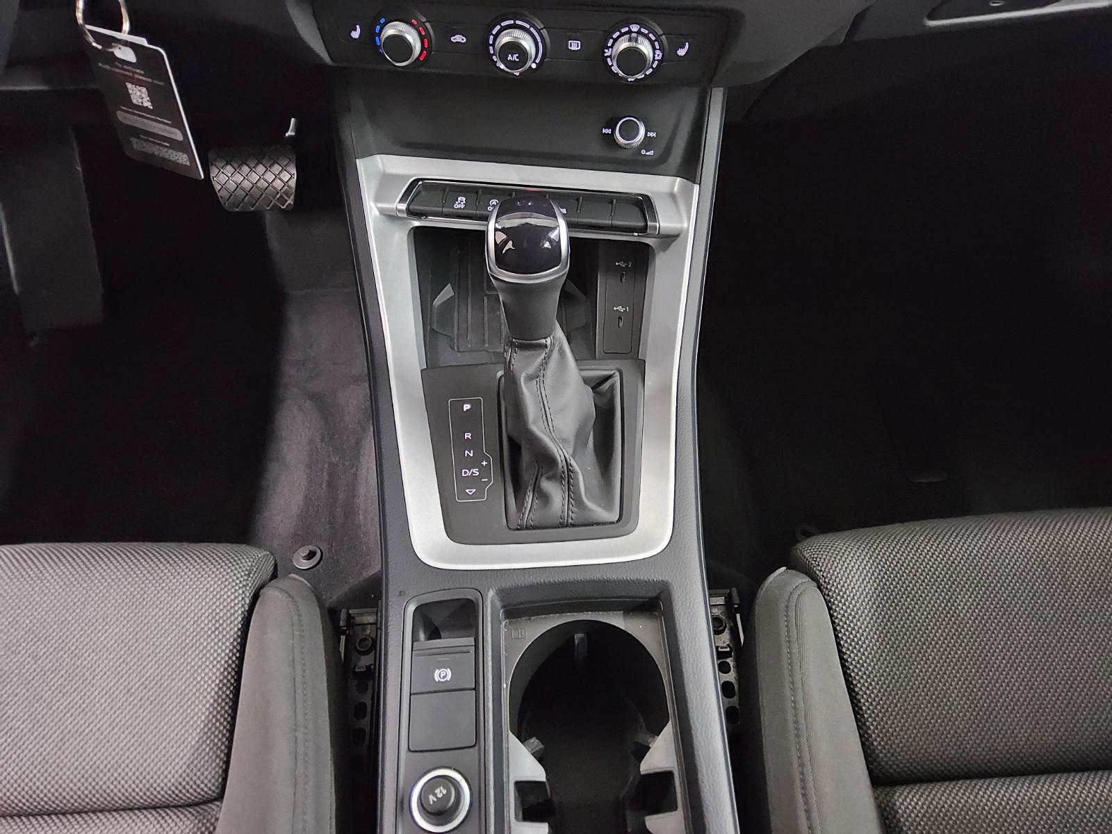 Audi Q3 35 TDI Navi LED vc+ AHK Sportsitze PDC SHZ 6