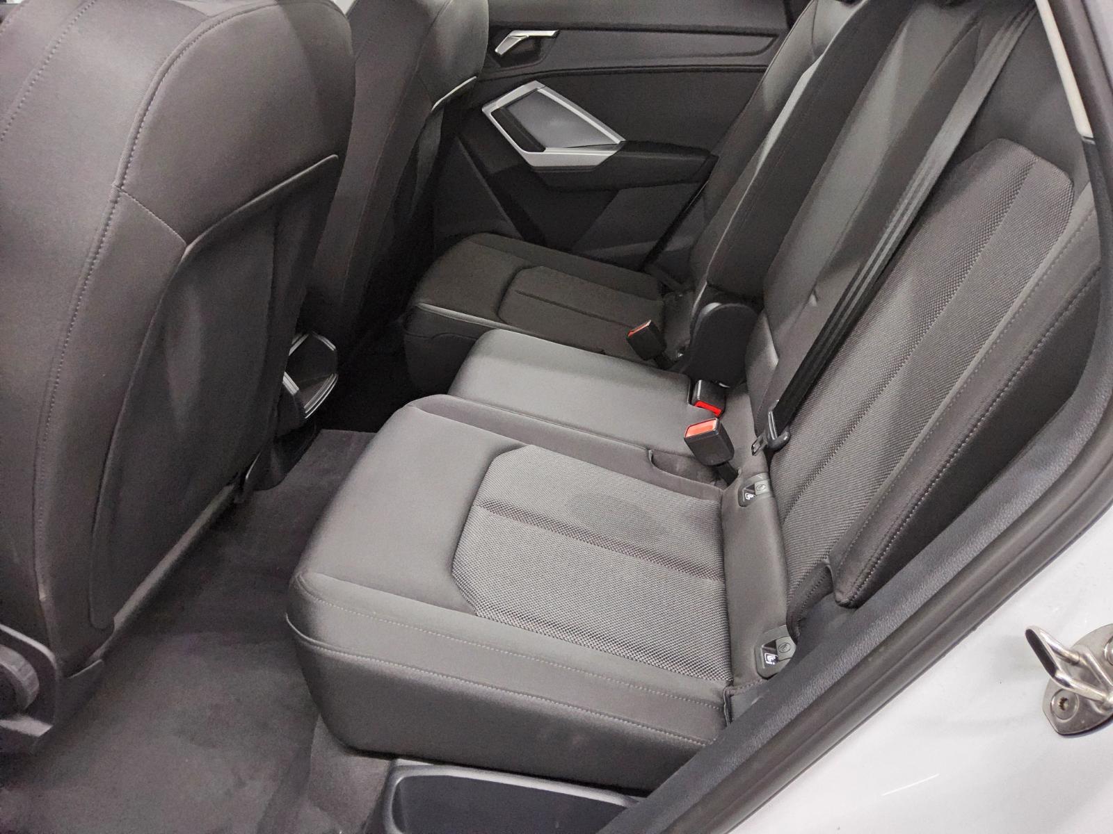 Audi Q3 35 TDI Navi LED vc+ AHK Sportsitze PDC SHZ 13