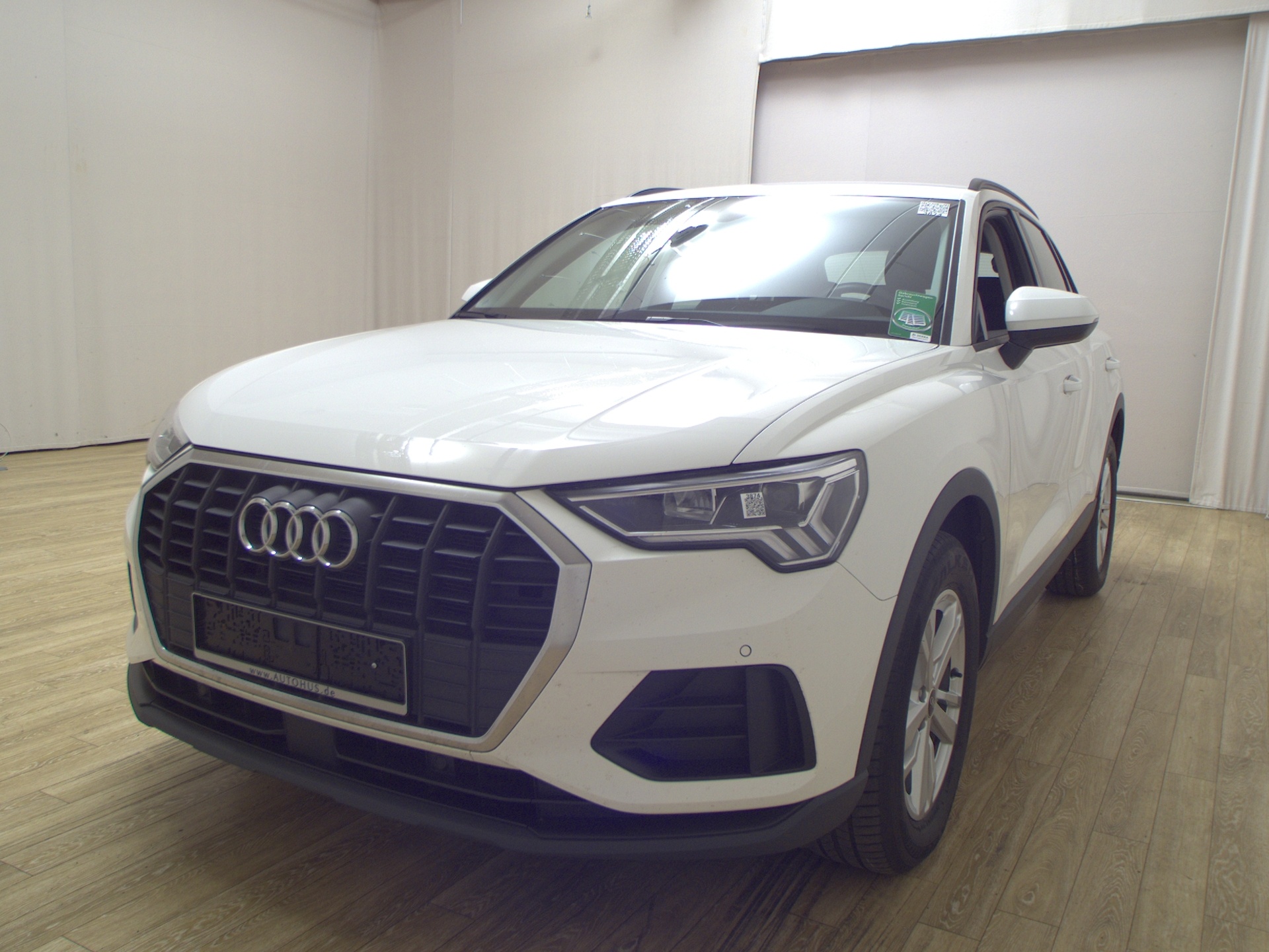 Audi Q3 35 TDI Navi LED vc+ AHK Sportsitze PDC SHZ 2