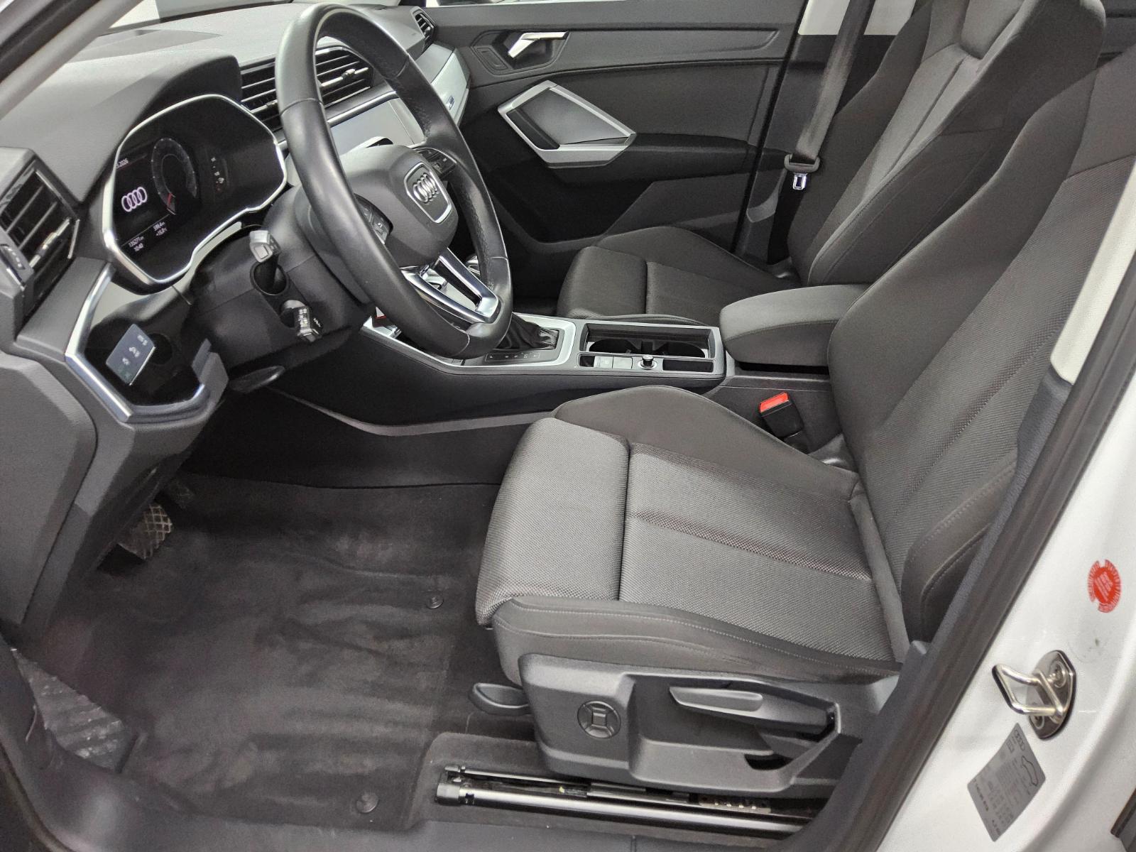 Audi Q3 35 TDI Navi LED vc+ AHK Sportsitze PDC SHZ 9