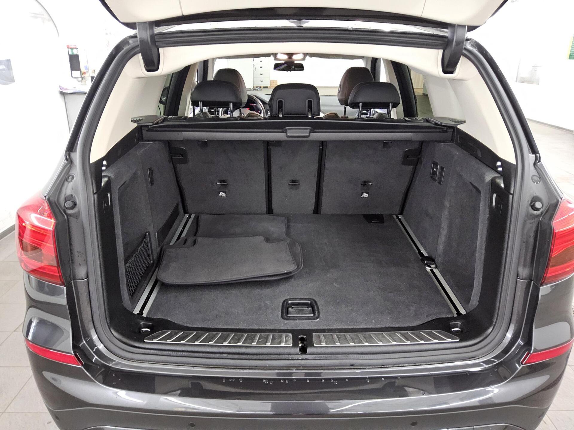 BMW X3 xDrive20d Advantage T-Leder Navi LED LC prof. 12