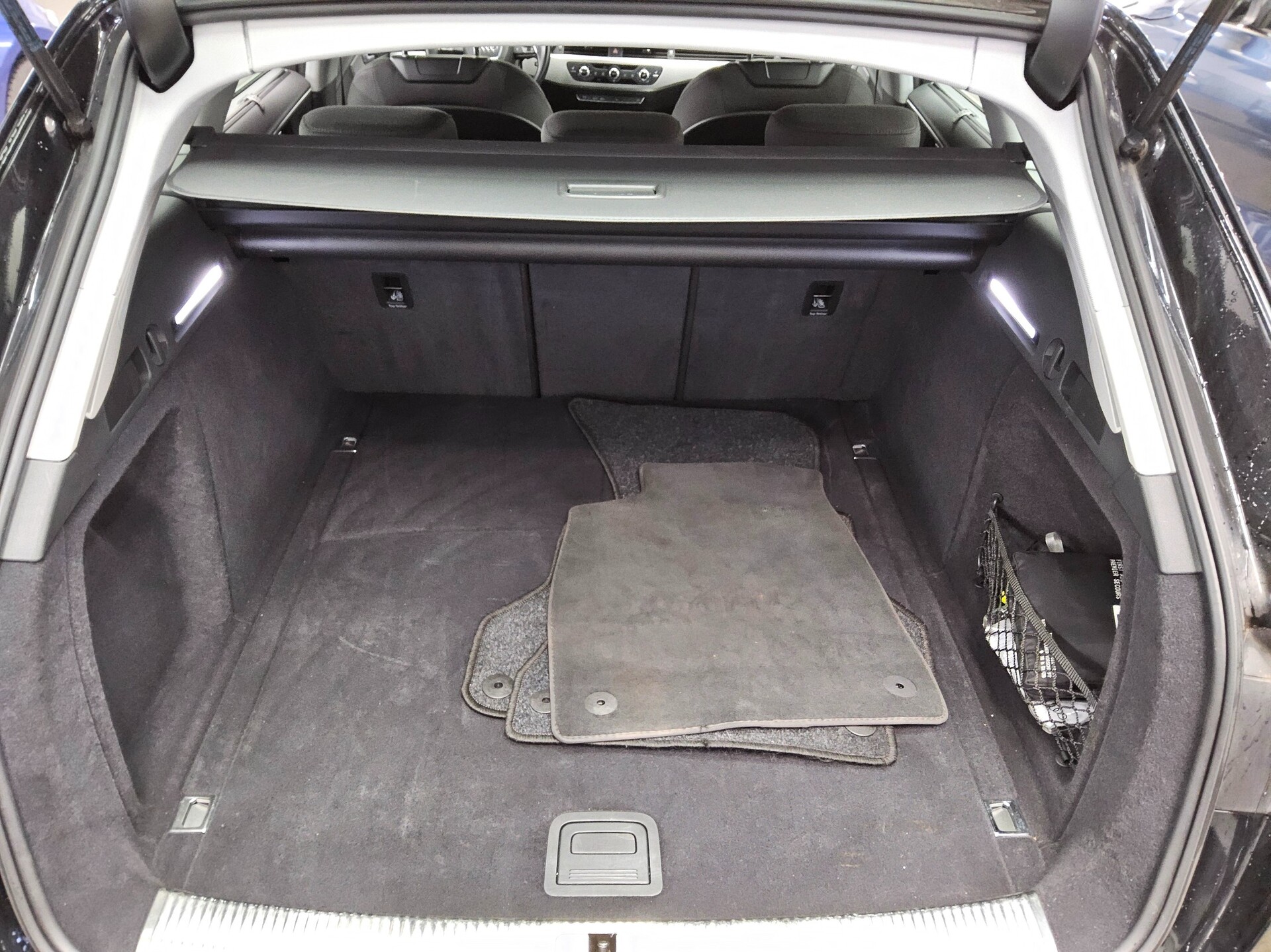 Audi A4 Avant 40 TDI Navi LED PDC 11