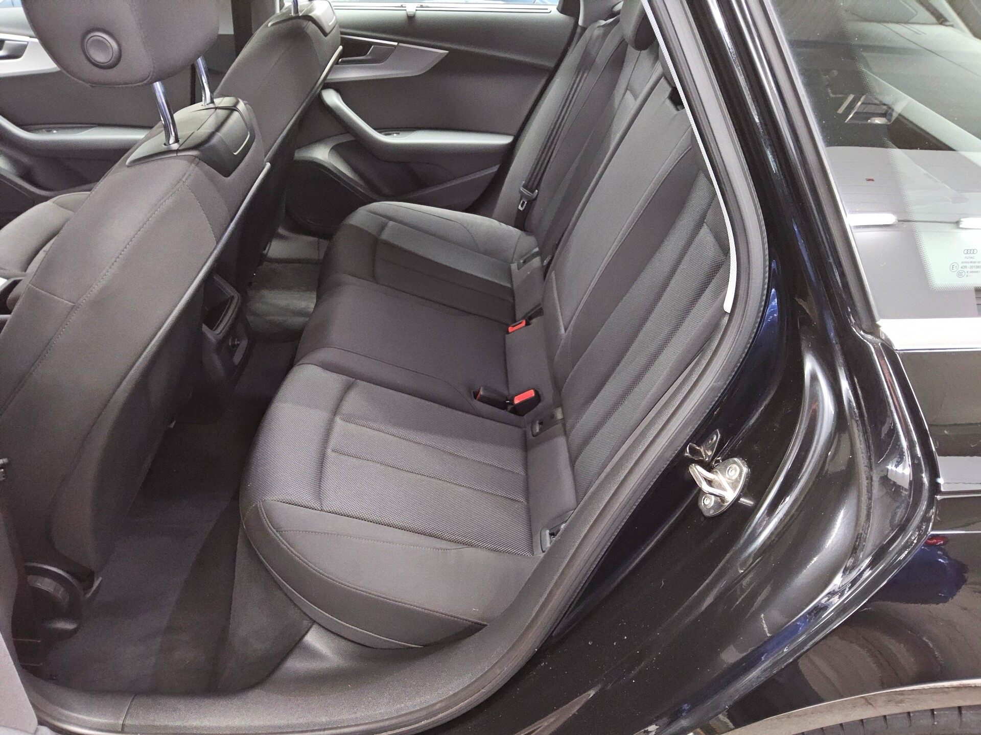 Audi A4 Avant 40 TDI Navi LED PDC 13