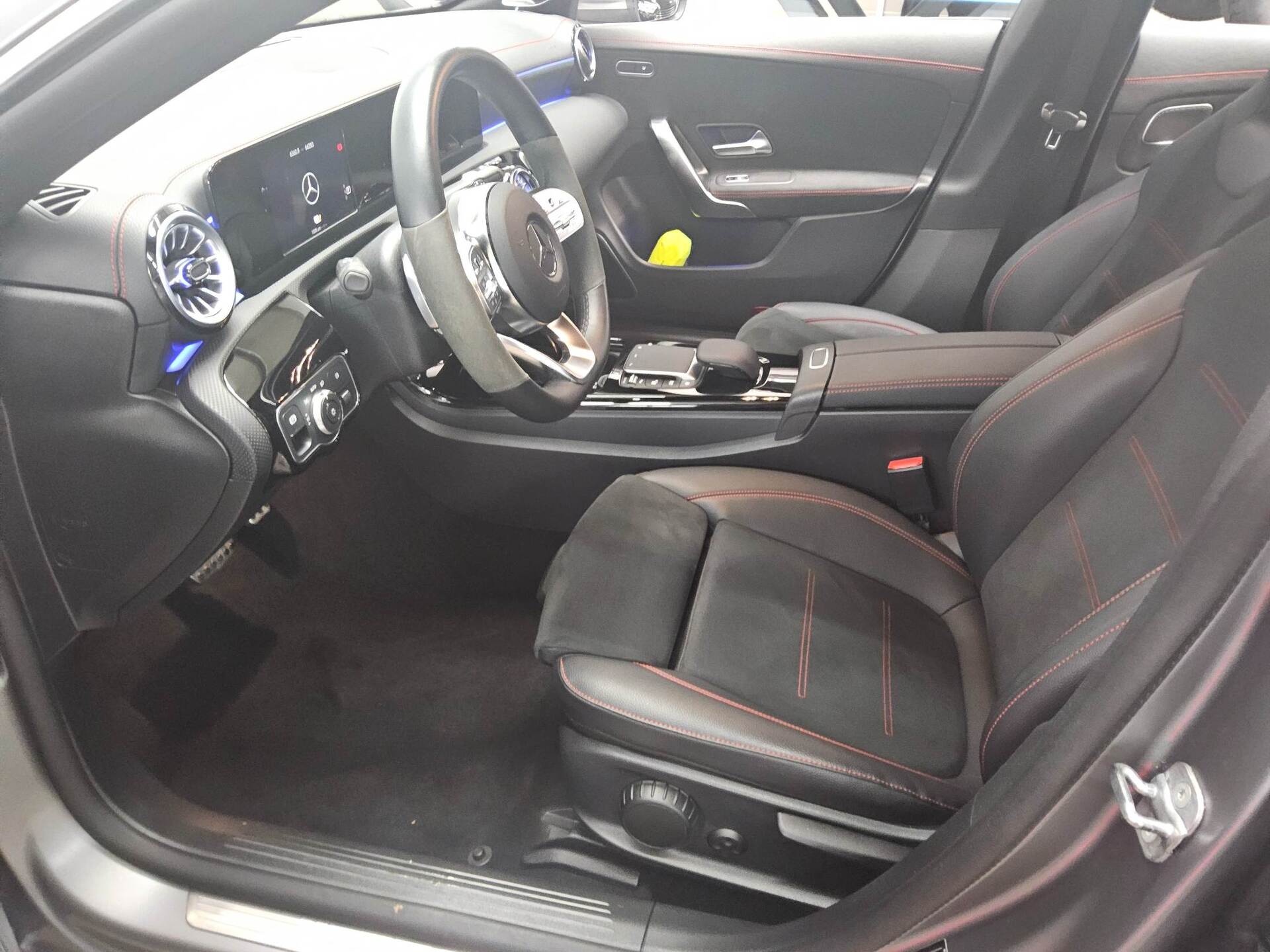 Mercedes-Benz CLA 250 e AMG-Line Navi LED Burmester RfK 9