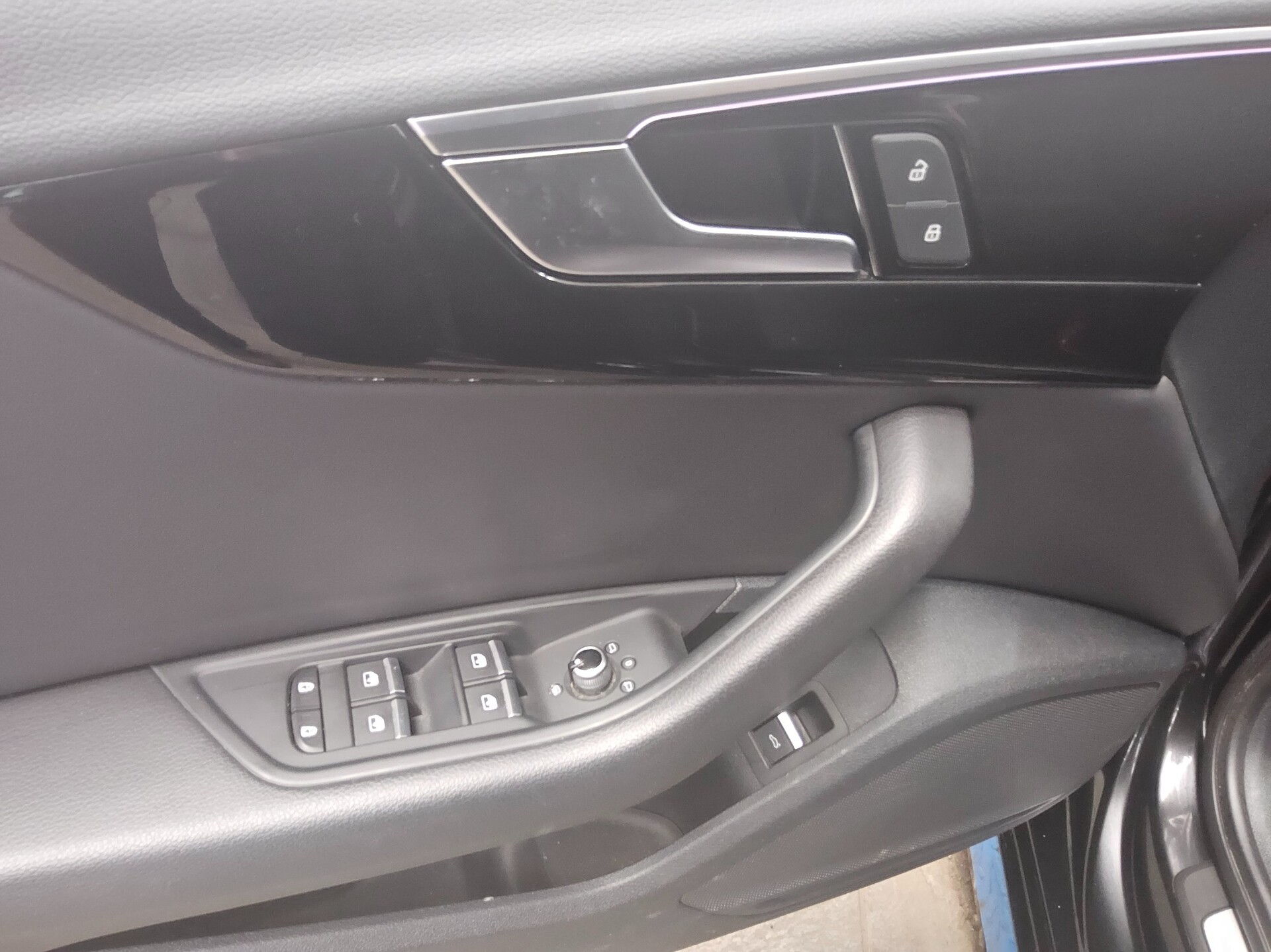 Audi A4 Avant 35 TFSI S-Line T-Leder Navi+ LED vc 10