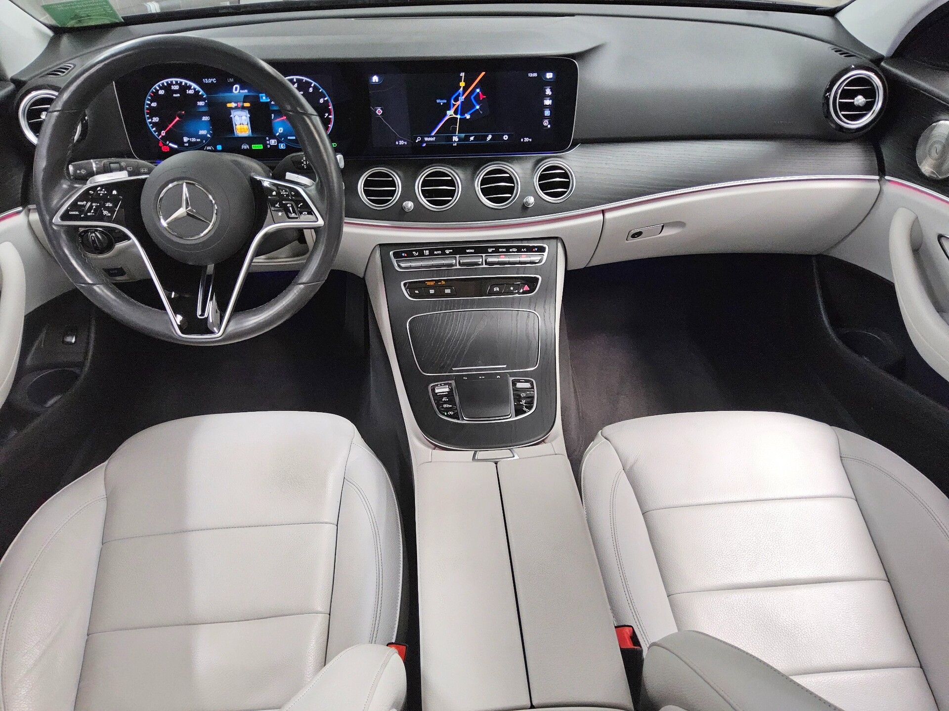 Mercedes-Benz E 200 T Avantgarde Nav Widescreen Pano Burmester 5