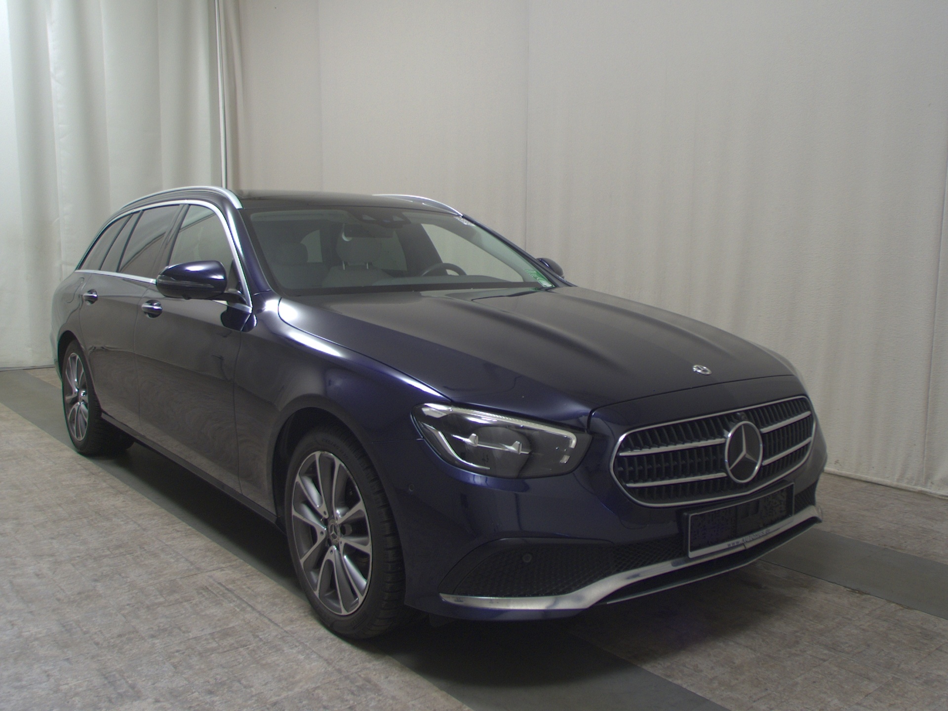 Mercedes-Benz E 200 T Avantgarde Nav Widescreen Pano Burmester 3