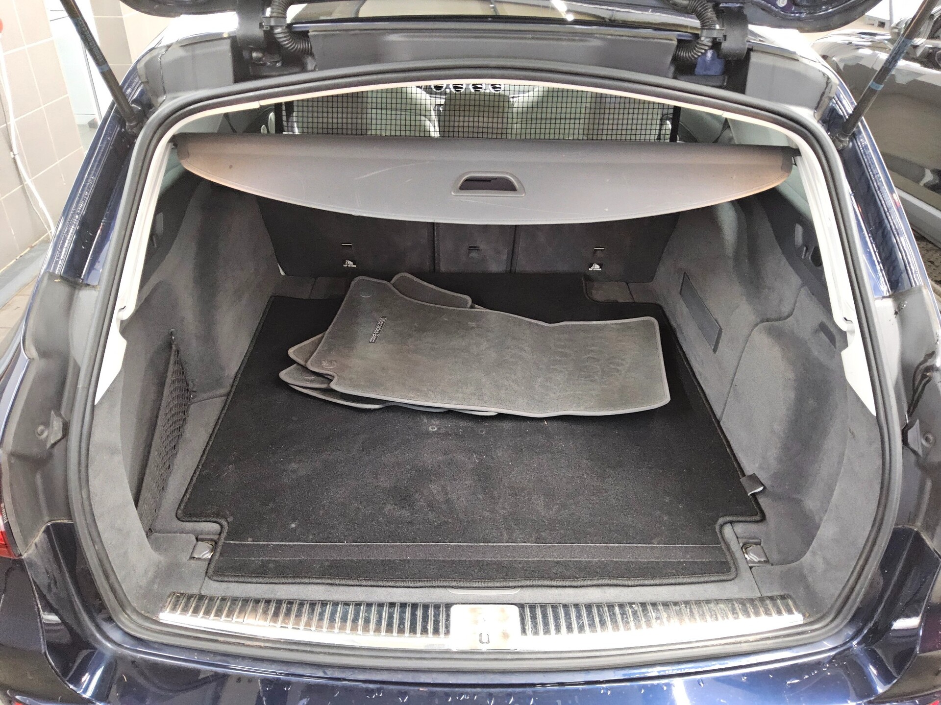 Mercedes-Benz E 200 T Avantgarde Nav Widescreen Pano Burmester 13