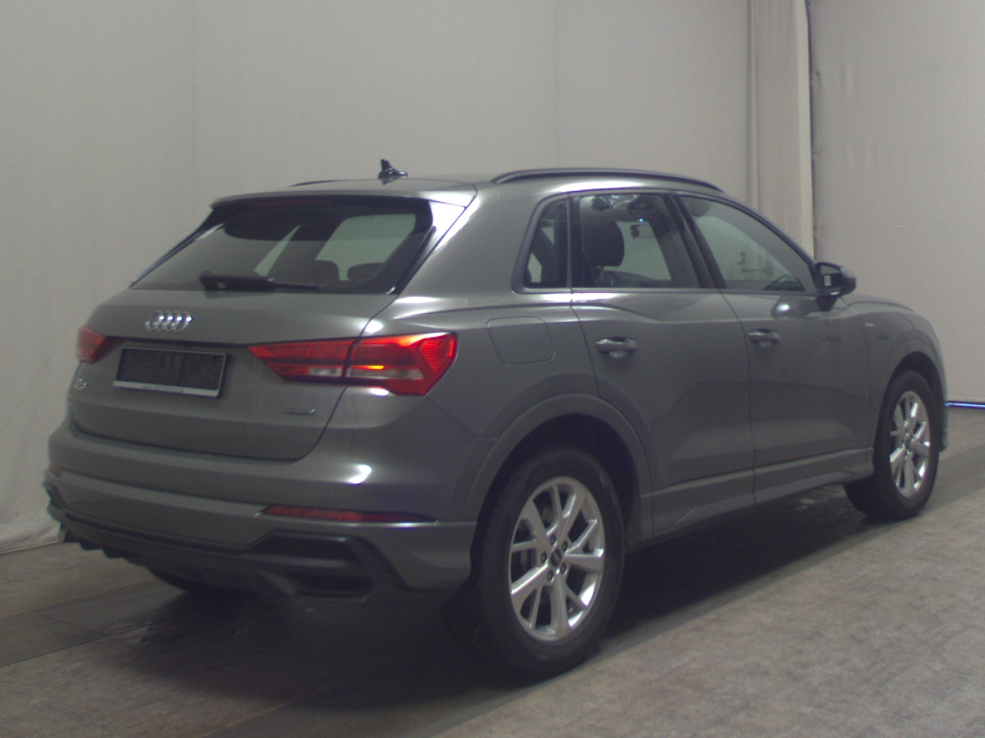 Audi Q3 40 TDI Qu. S-Line Navi LED vc AHK Pano RFK 4