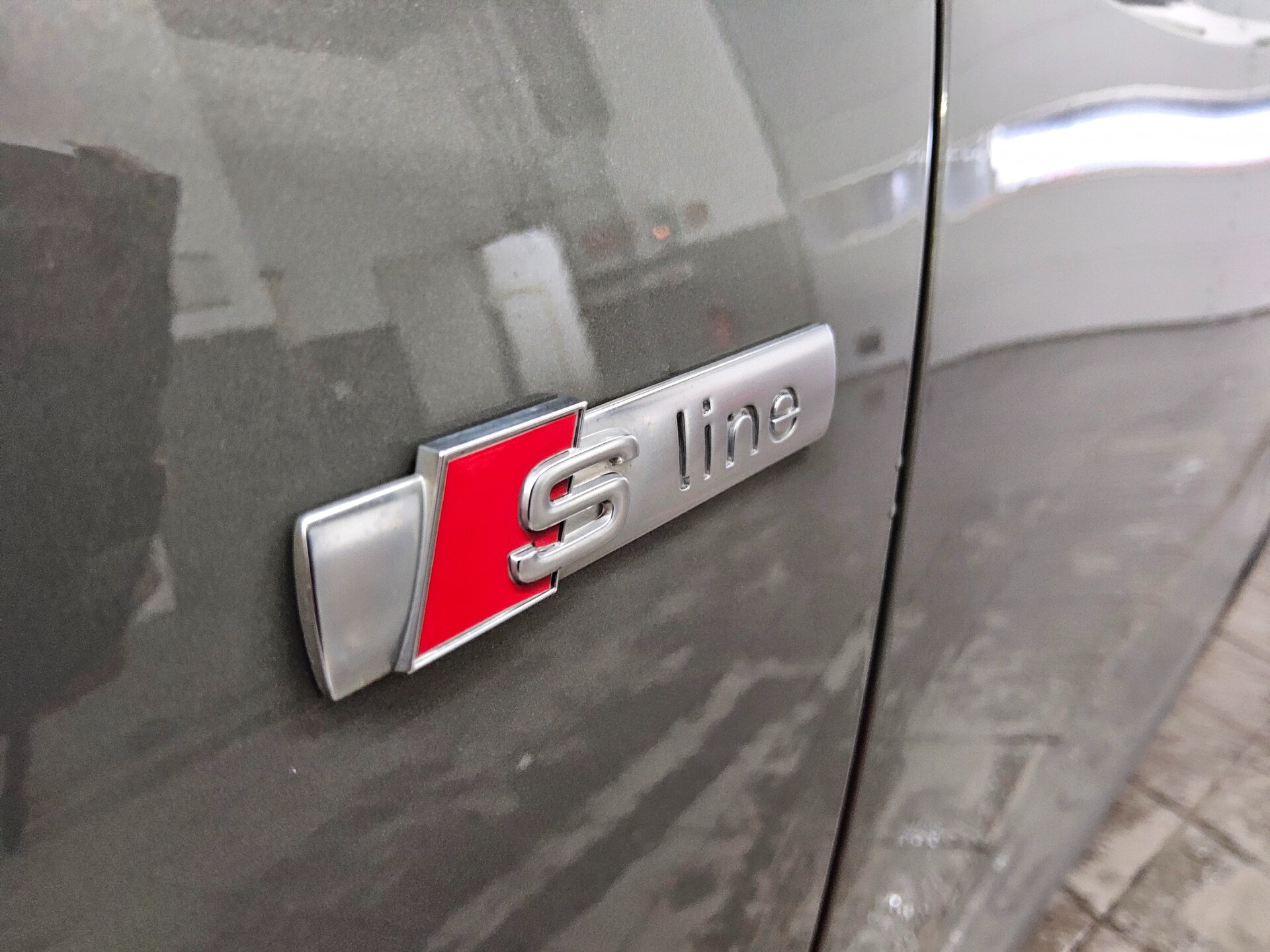 Audi Q3 40 TDI Qu. S-Line Navi LED vc AHK Pano RFK 12