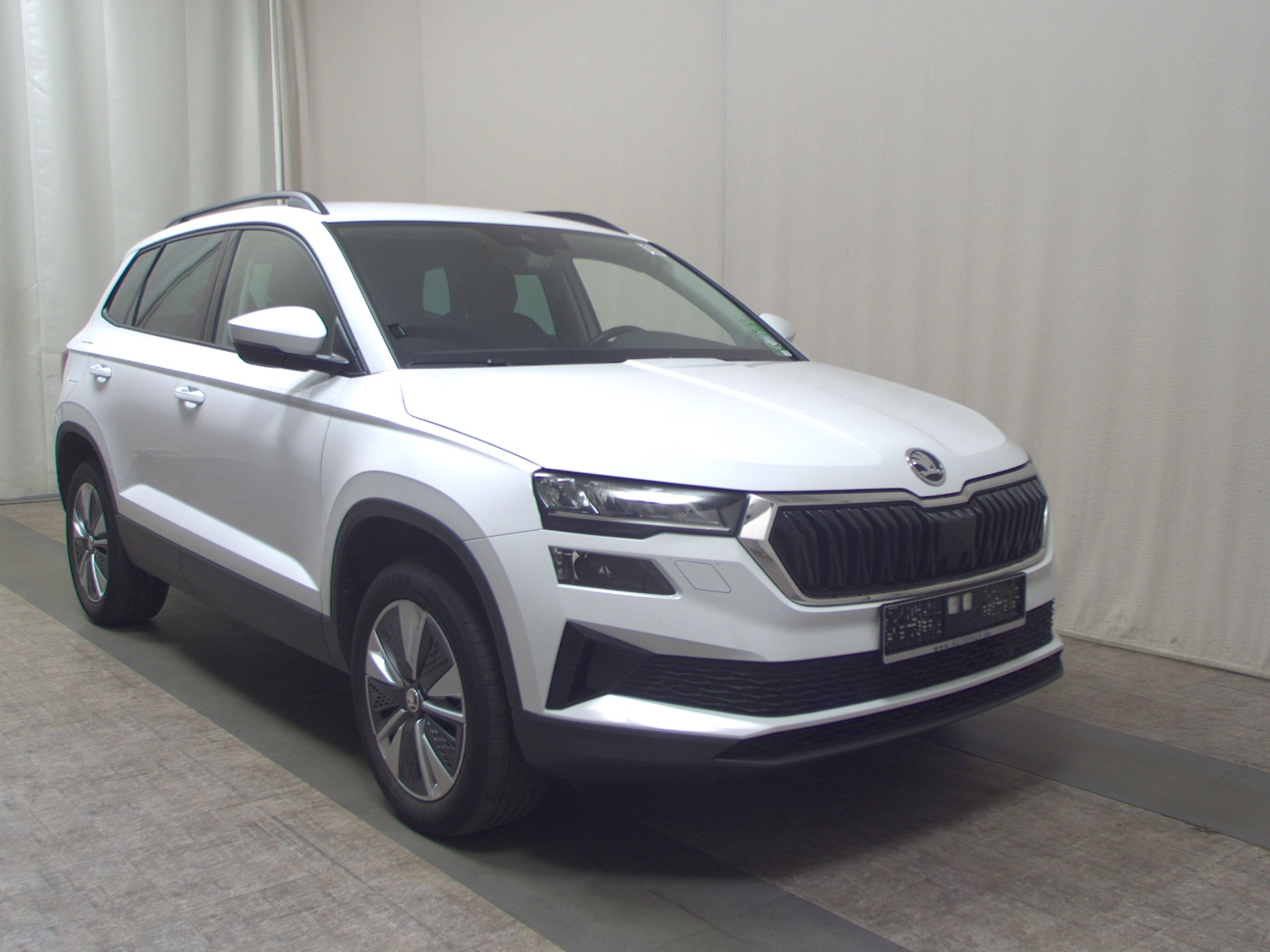 Skoda Karoq 2.0 TDI Ambition Navi LED vc RfK AHK ACC 3