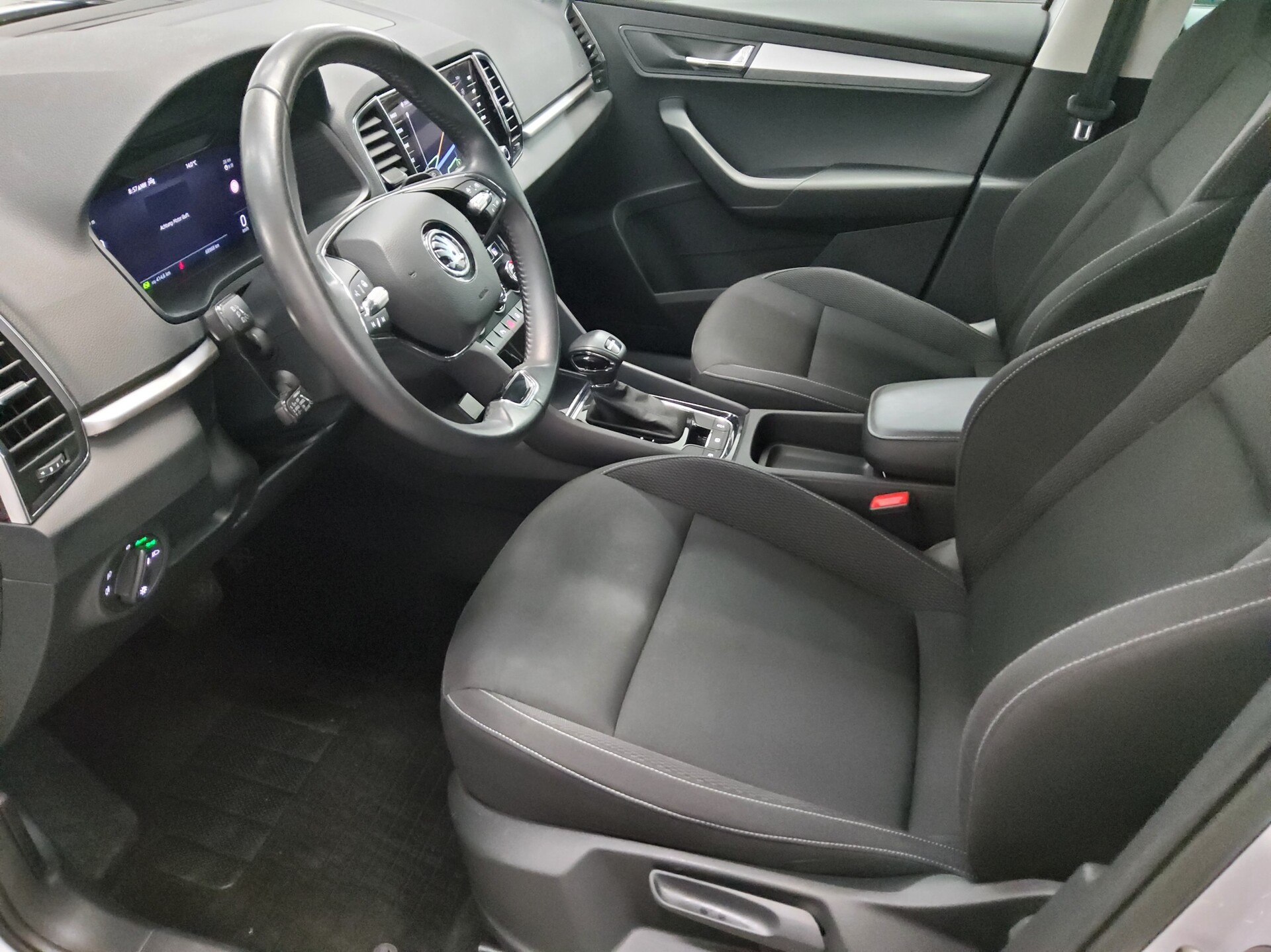 Skoda Karoq 2.0 TDI Ambition Navi LED vc RfK AHK ACC 9